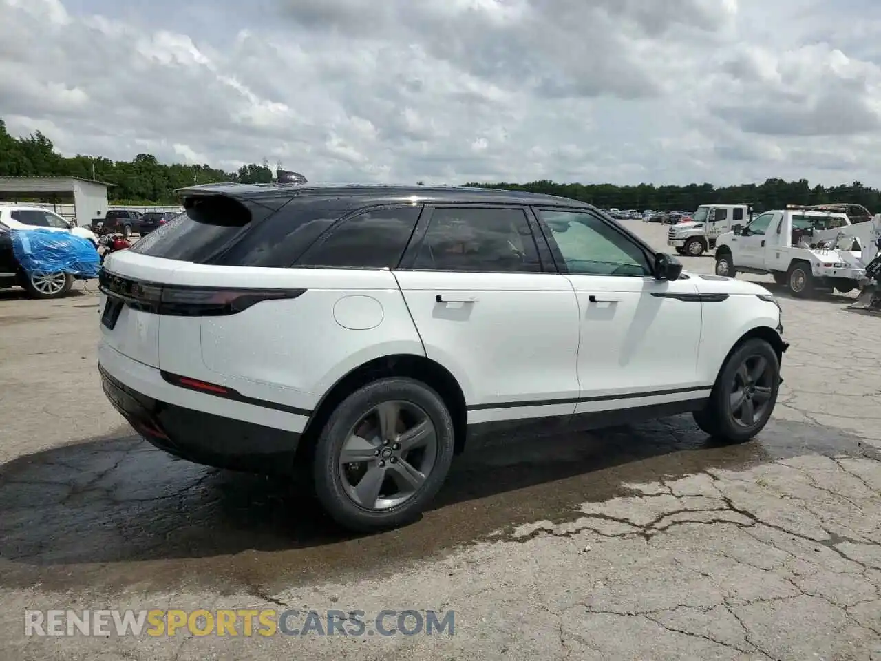3 Photograph of a damaged car SALYL2EX3SA393252 LAND ROVER RANGEROVER 2025
