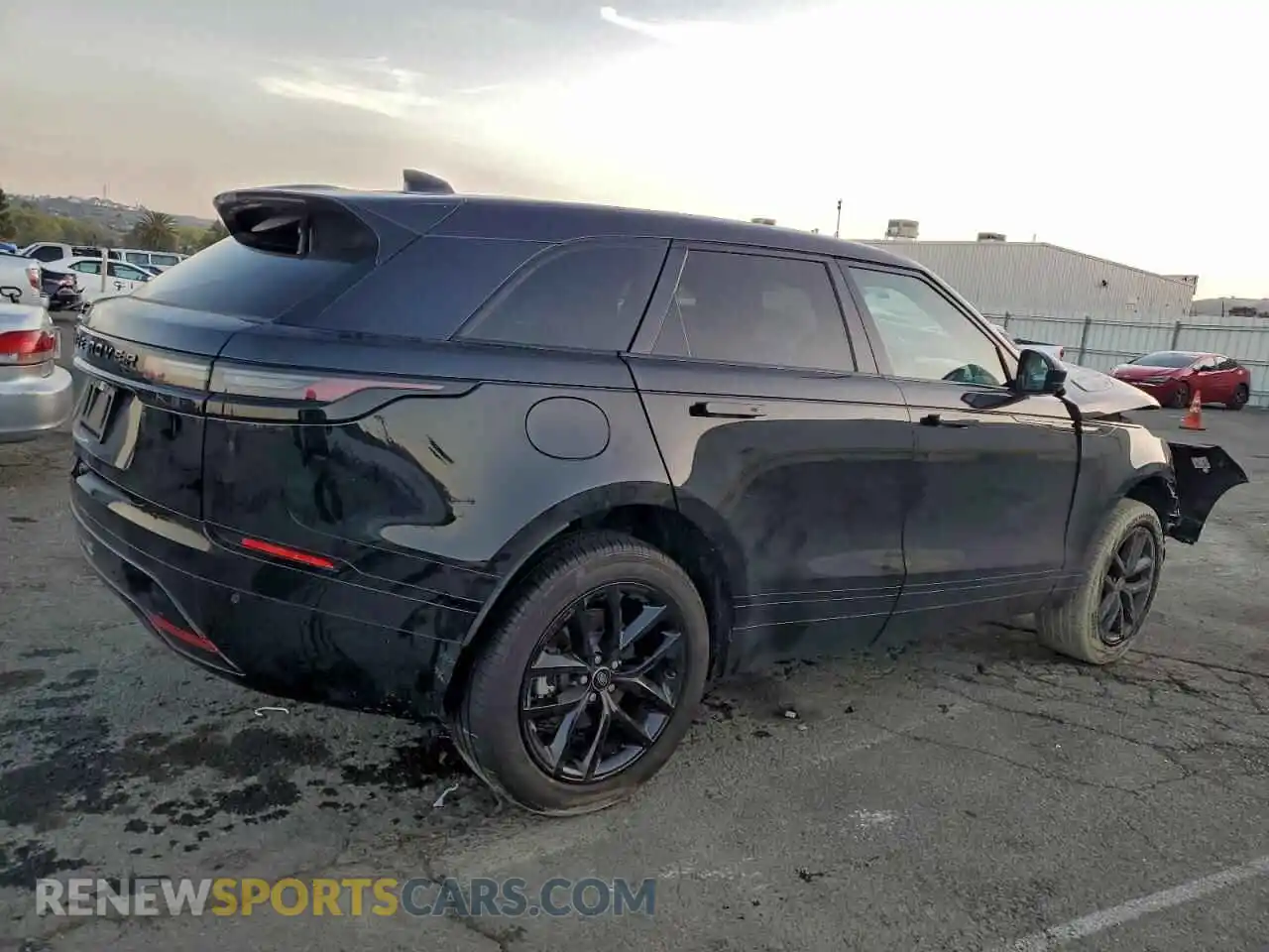 3 fotografías del automóvil dañado SALYL2EX8SA392033 LAND ROVER RANGEROVER 2025