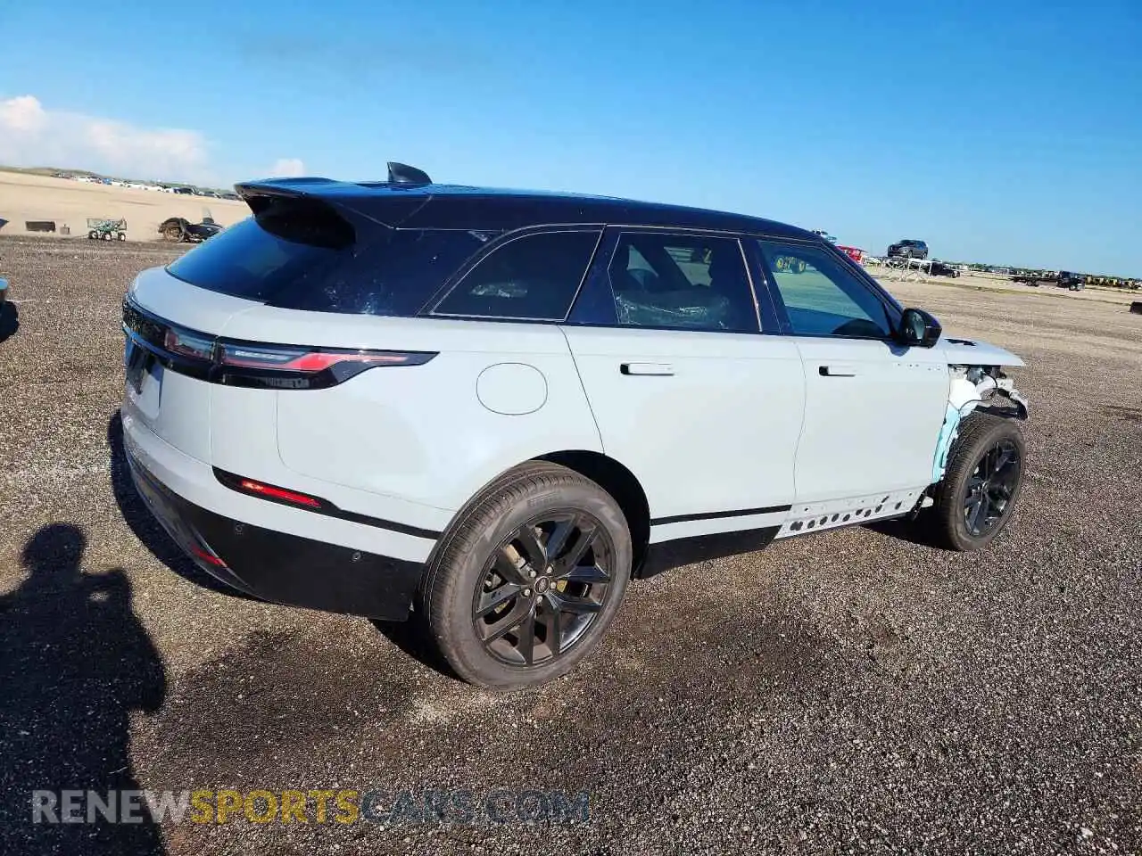 3 Photograph of a damaged car SALYL2EX4TA831052 LAND ROVER RANGEROVER 2026
