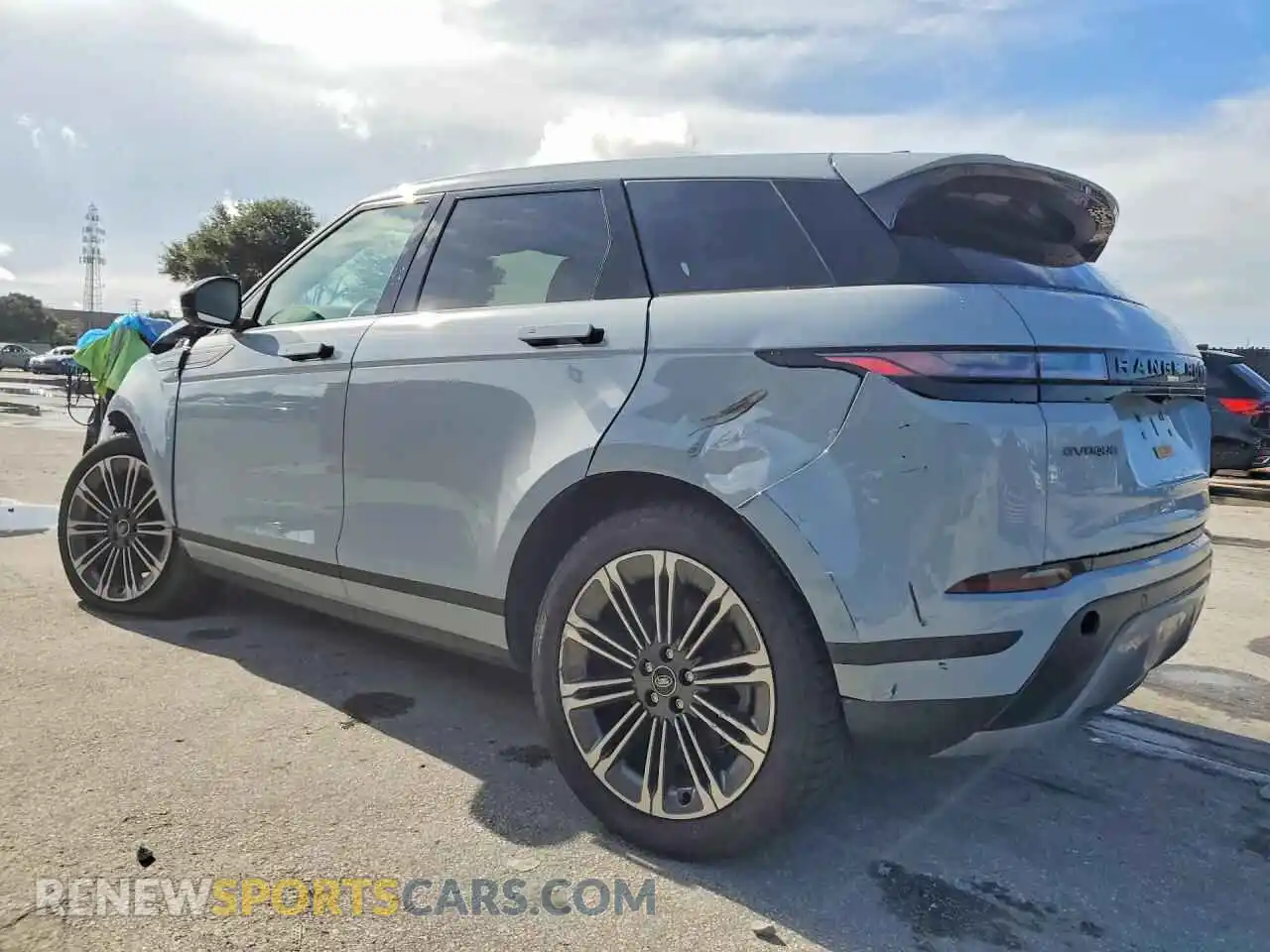 2 Photograph of a damaged car SALZJ2FX1TH314792 LAND ROVER RANGEROVER 2026