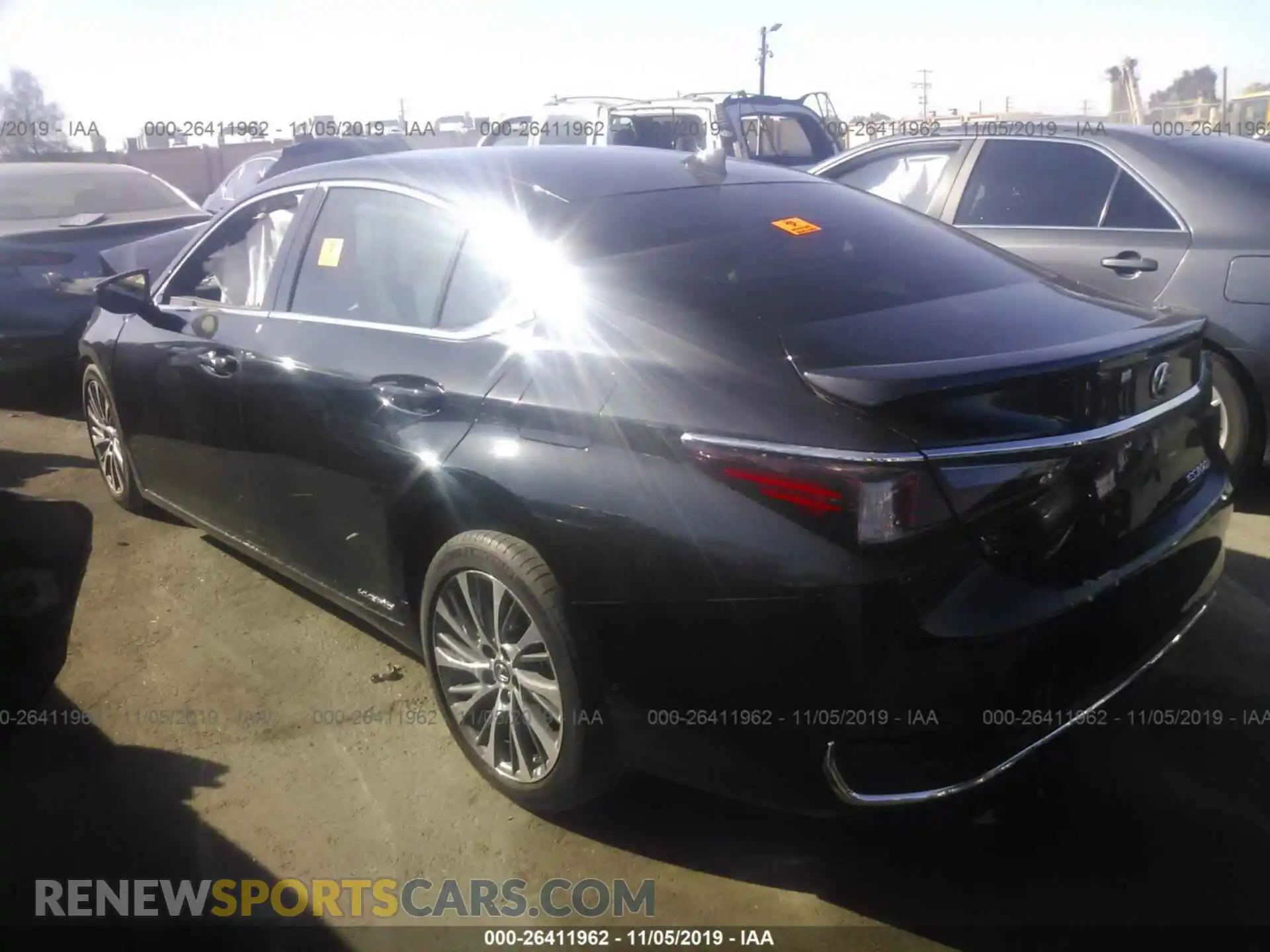 3 Photograph of a damaged car 58AB21B11KU001995 LEXUS ES 2019