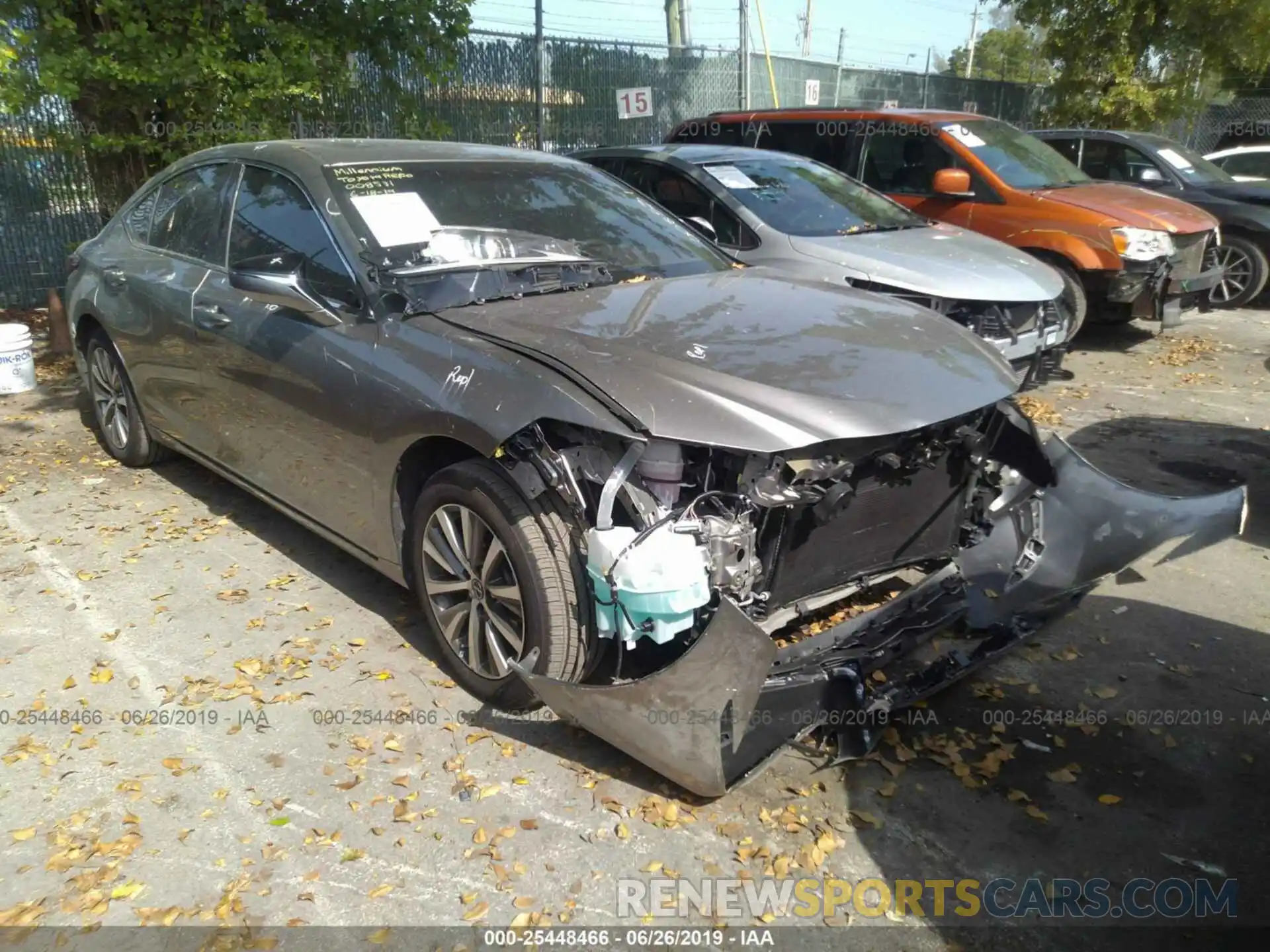 1 Photograph of a damaged car 58ABZ1B10KU008531 LEXUS ES 2019