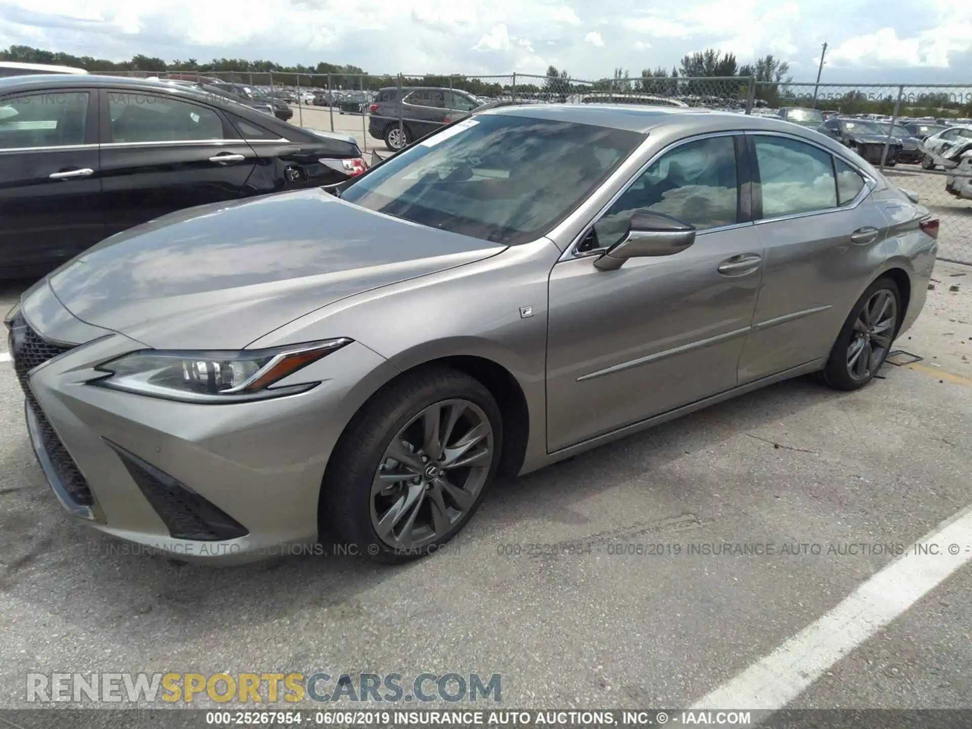 2 Photograph of a damaged car 58ABZ1B10KU020288 LEXUS ES 2019