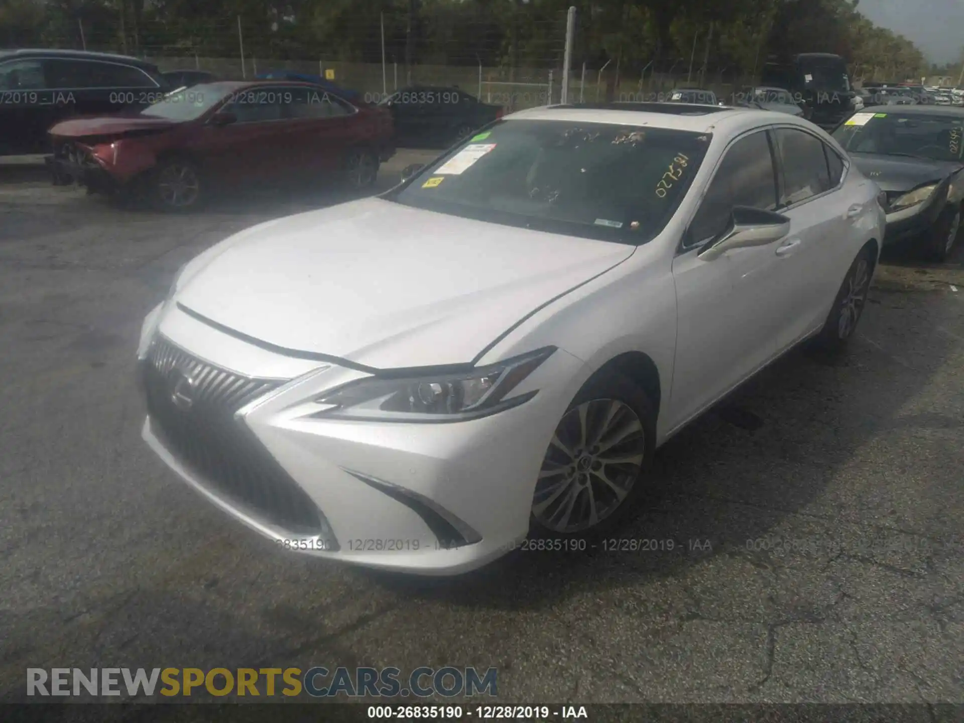 2 fotografías del automóvil dañado 58ABZ1B10KU027581 LEXUS ES 2019