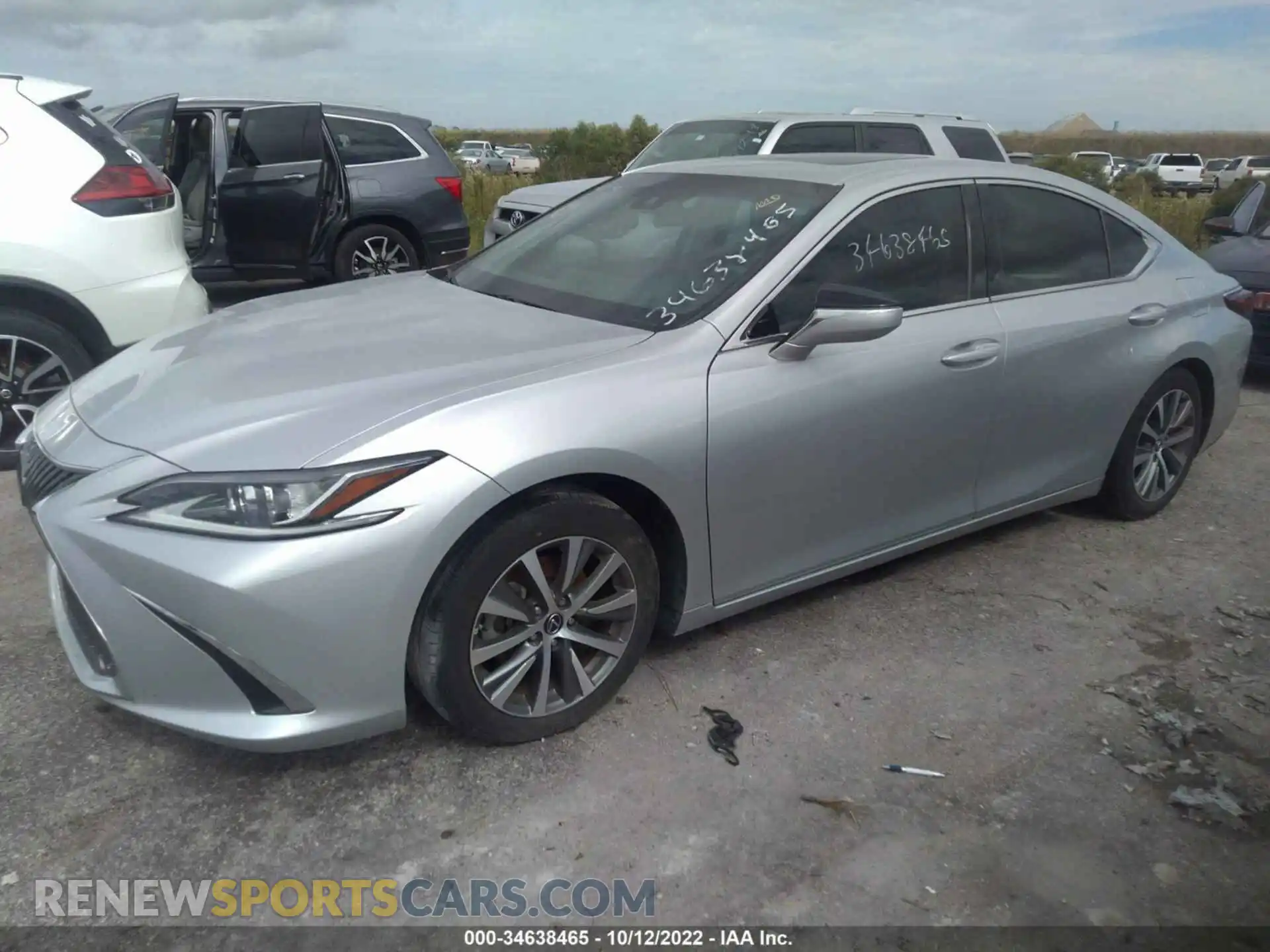 2 Photograph of a damaged car 58ABZ1B11KU050111 LEXUS ES 2019