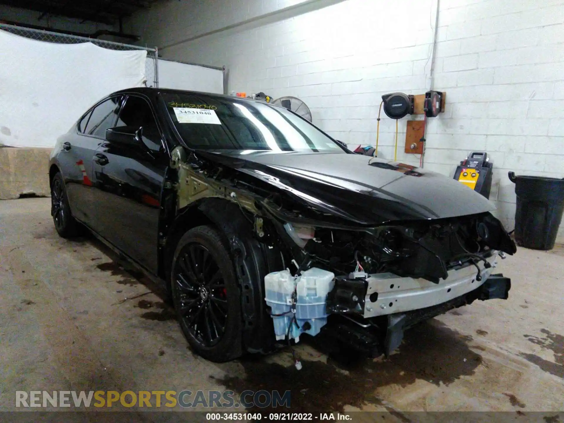1 Photograph of a damaged car 58ABZ1B13KU014419 LEXUS ES 2019