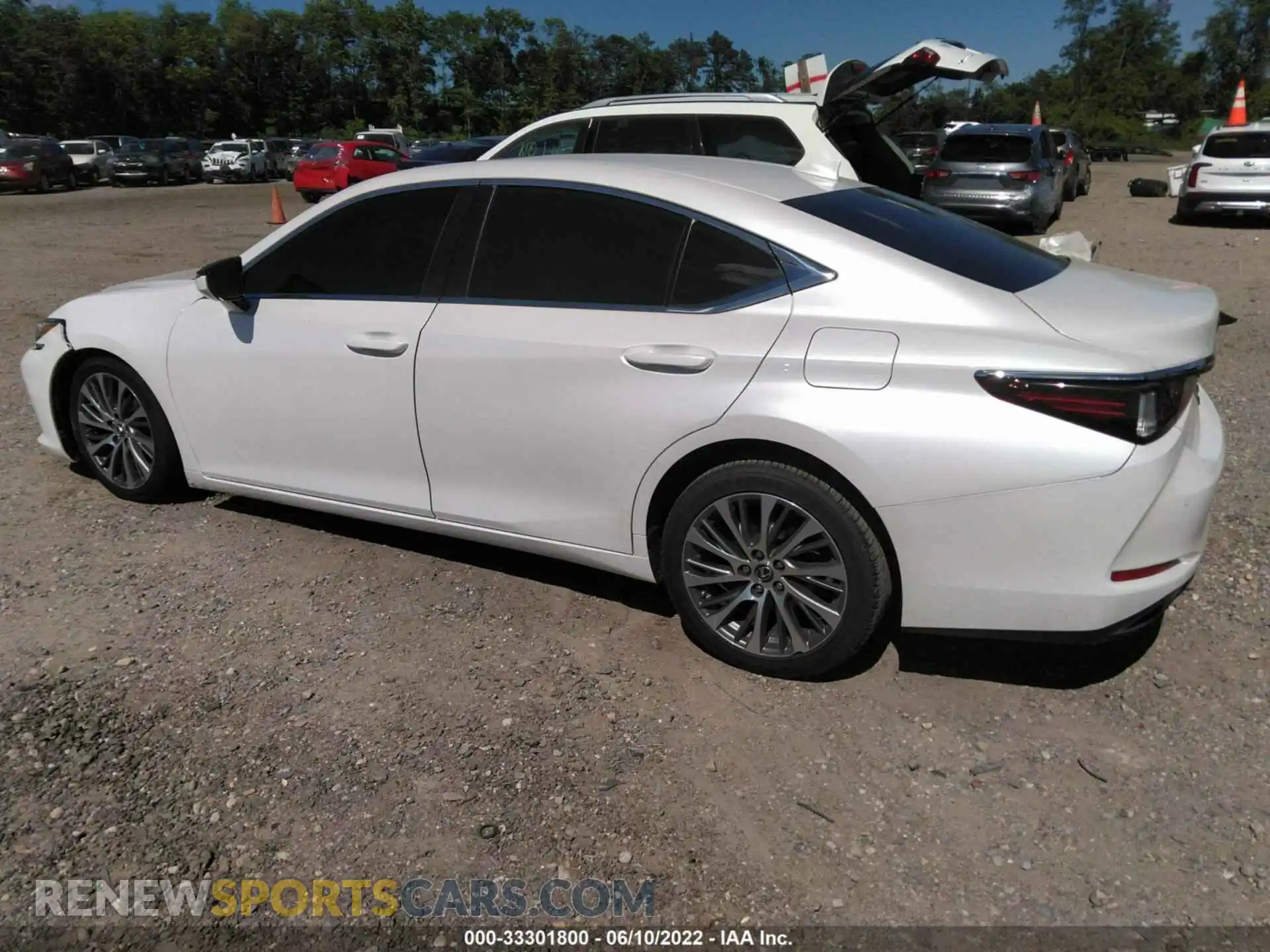 3 Photograph of a damaged car 58ABZ1B13KU016851 LEXUS ES 2019