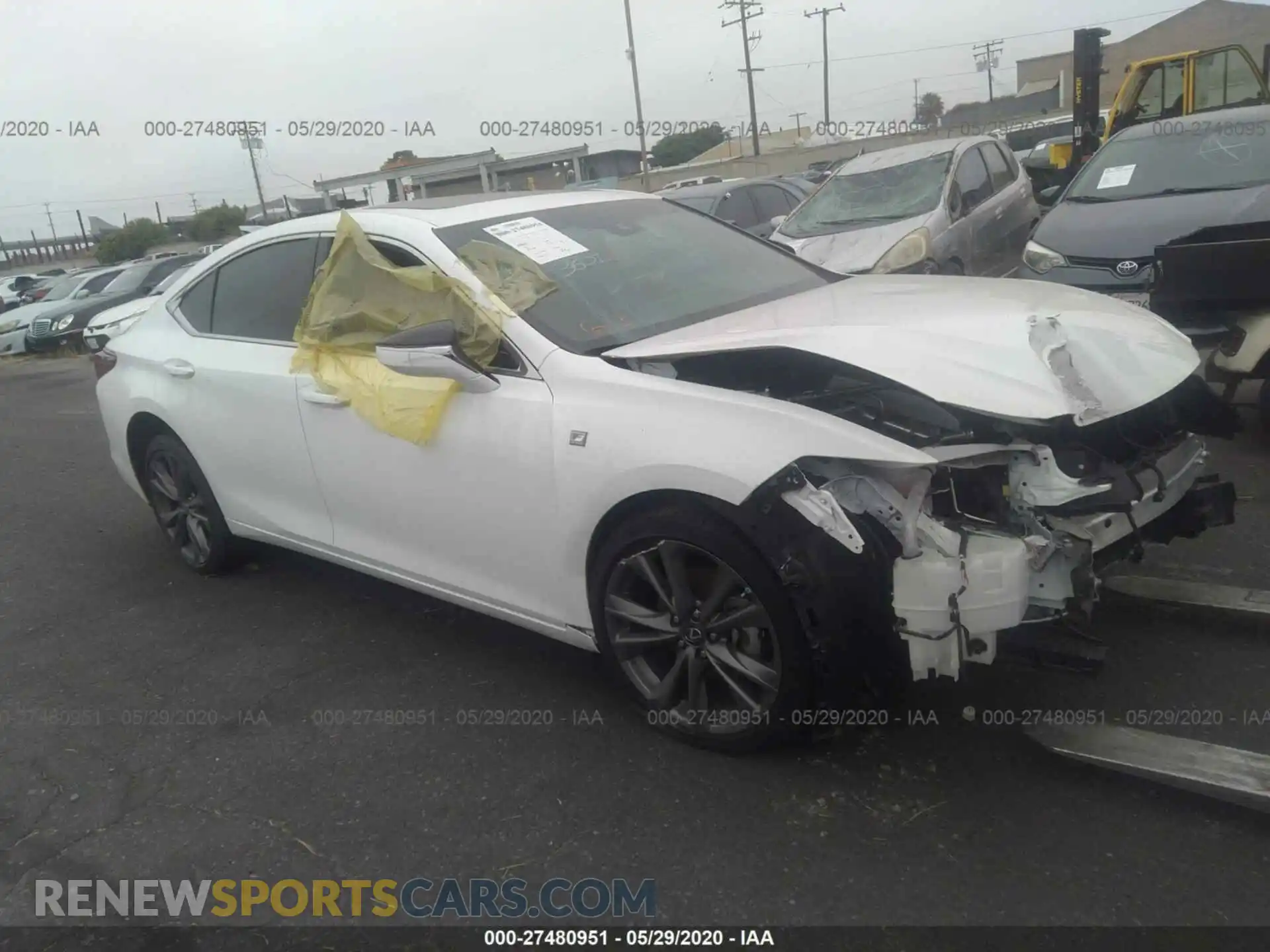 1 Photograph of a damaged car 58ABZ1B13KU030460 LEXUS ES 2019