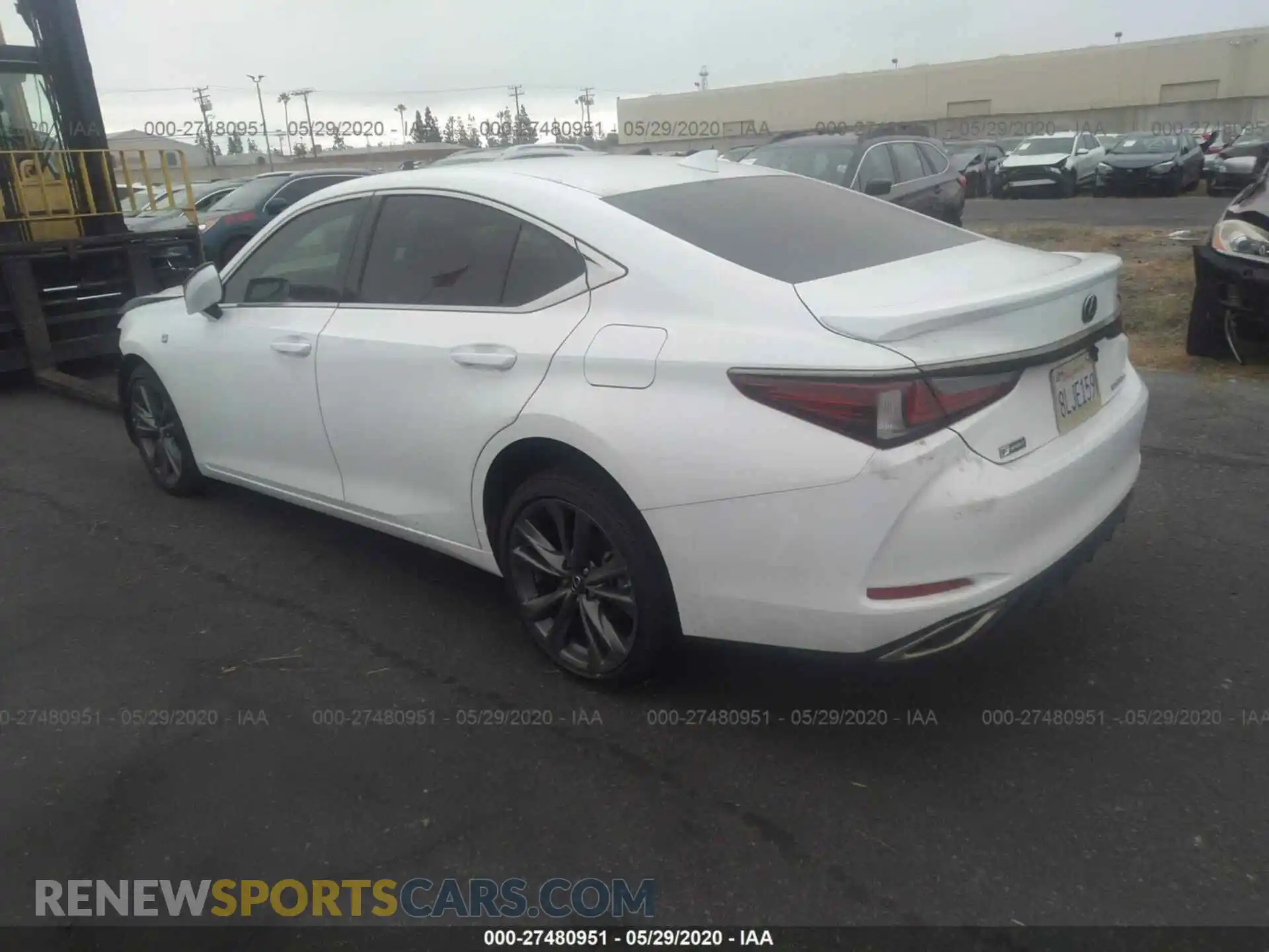 3 Photograph of a damaged car 58ABZ1B13KU030460 LEXUS ES 2019
