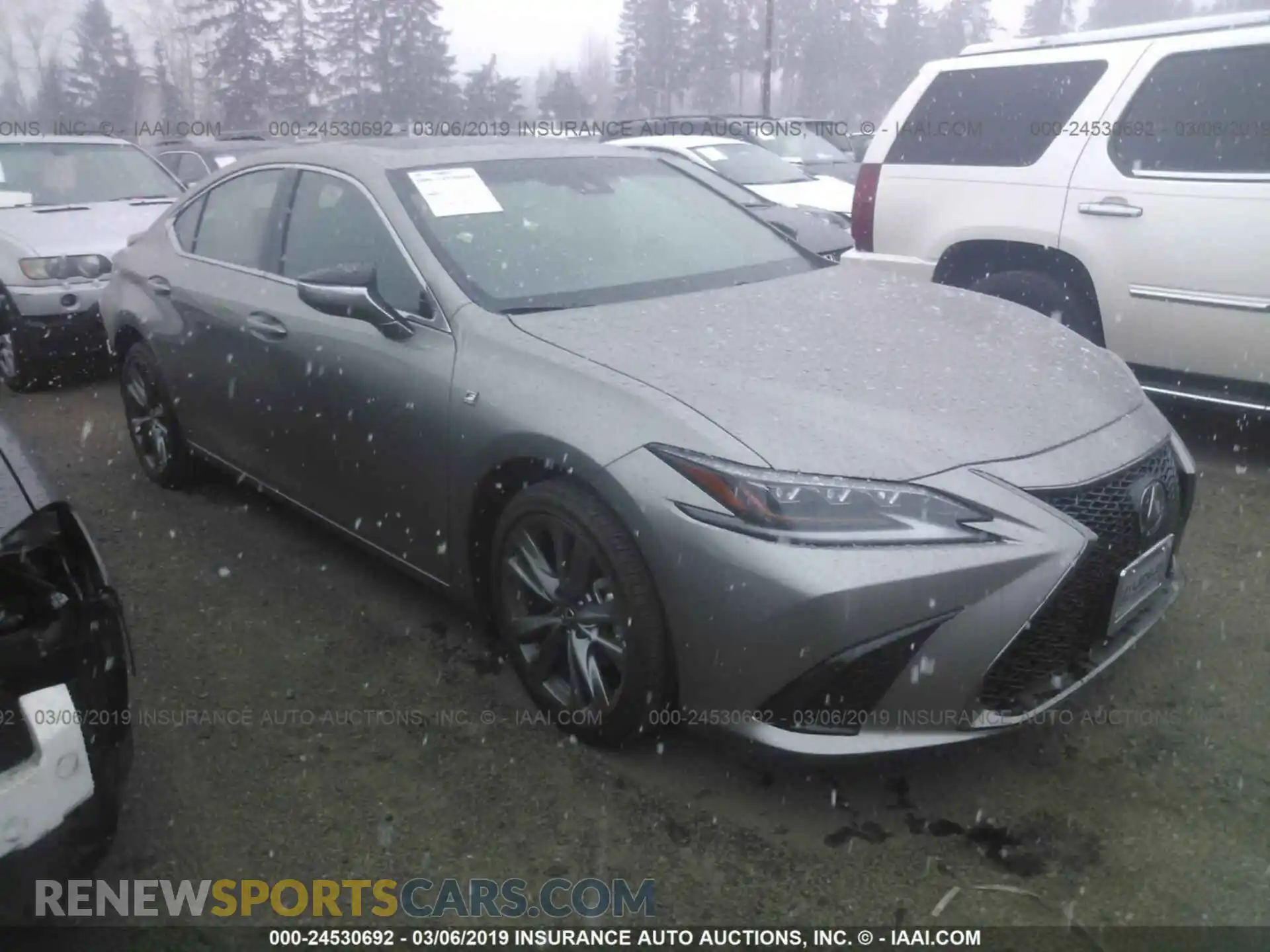 1 Photograph of a damaged car 58ABZ1B14KU001811 LEXUS ES 2019