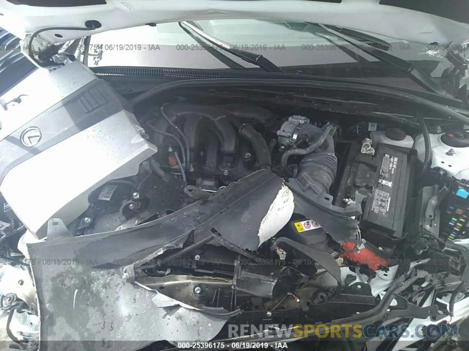 10 Photograph of a damaged car 58ABZ1B15KU006211 LEXUS ES 2019