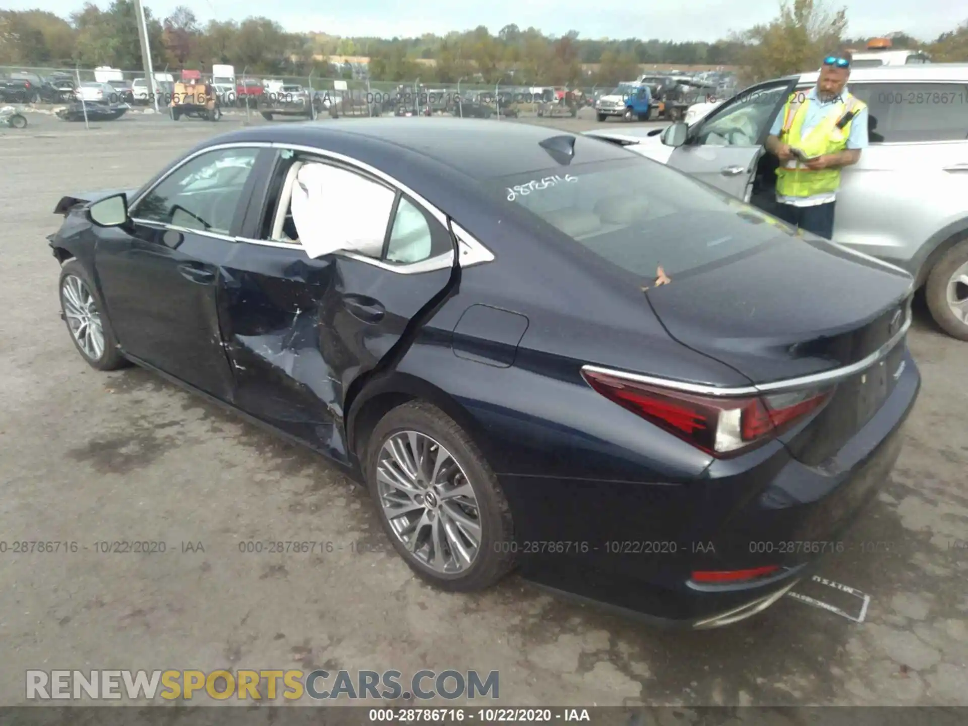 3 Photograph of a damaged car 58ABZ1B15KU031562 LEXUS ES 2019