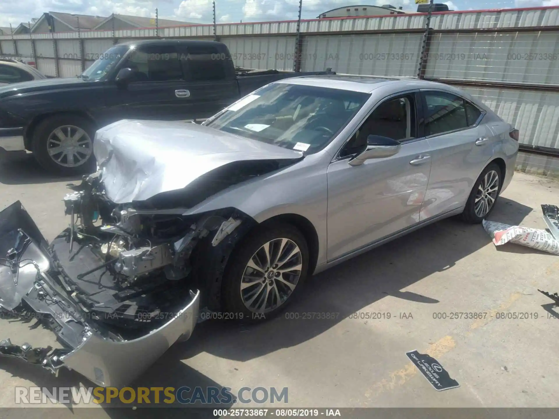 2 Photograph of a damaged car 58ABZ1B16KU006976 LEXUS ES 2019