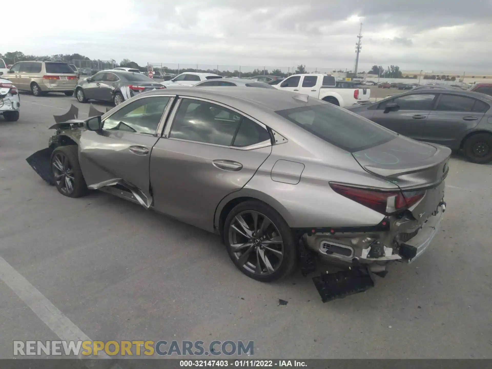 3 Photograph of a damaged car 58ABZ1B16KU026838 LEXUS ES 2019