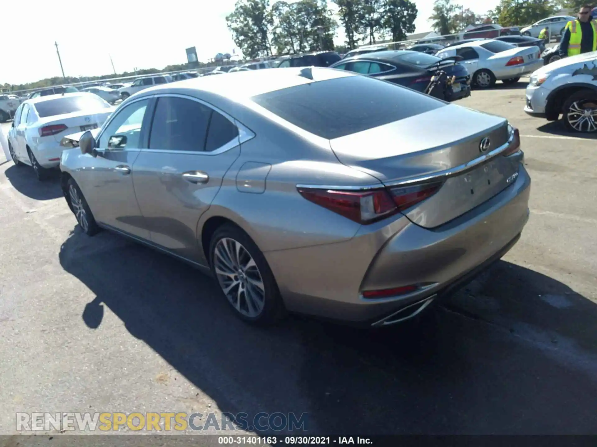 3 Photograph of a damaged car 58ABZ1B16KU027522 LEXUS ES 2019