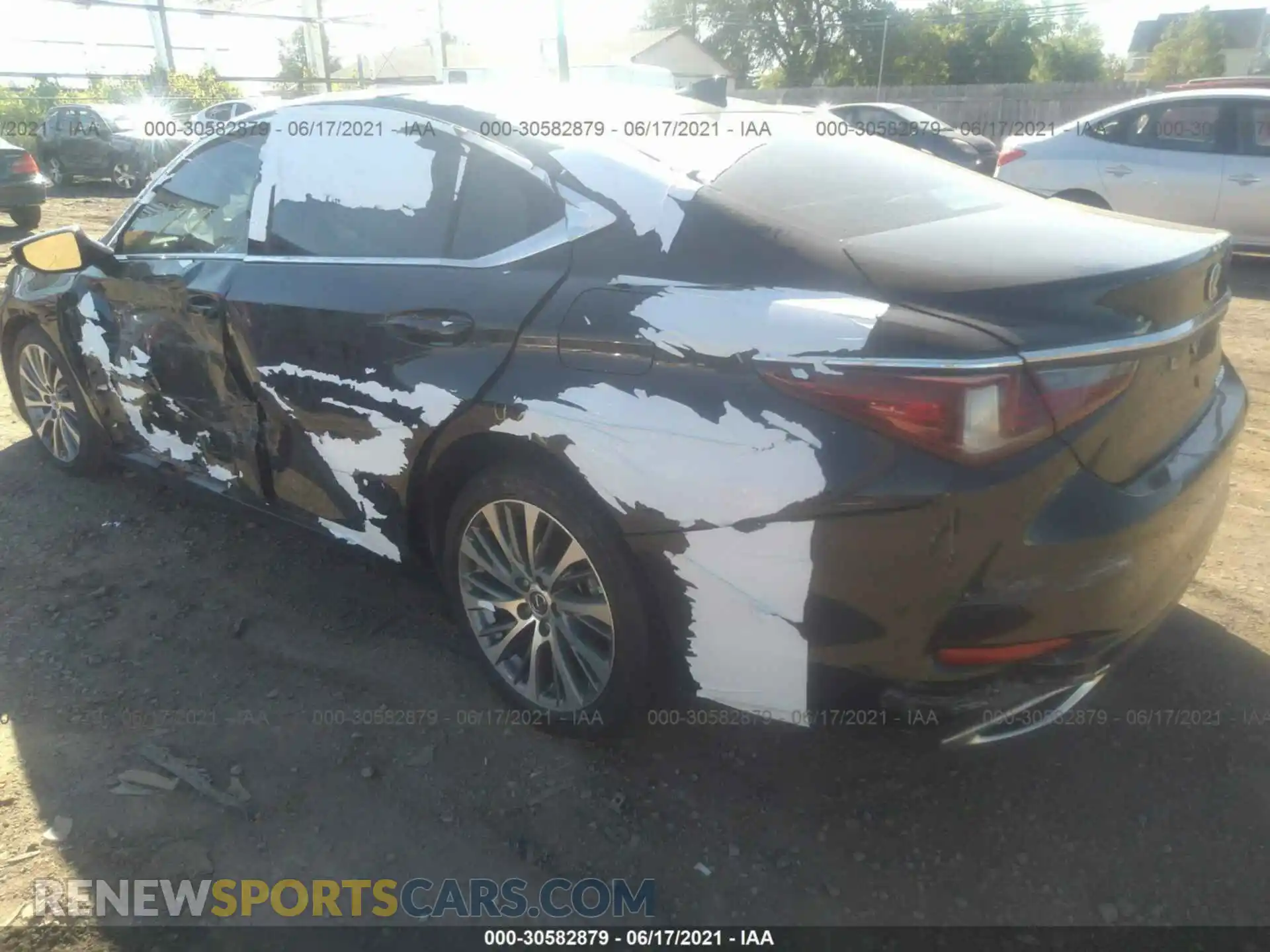 3 Photograph of a damaged car 58ABZ1B17KU045589 LEXUS ES 2019
