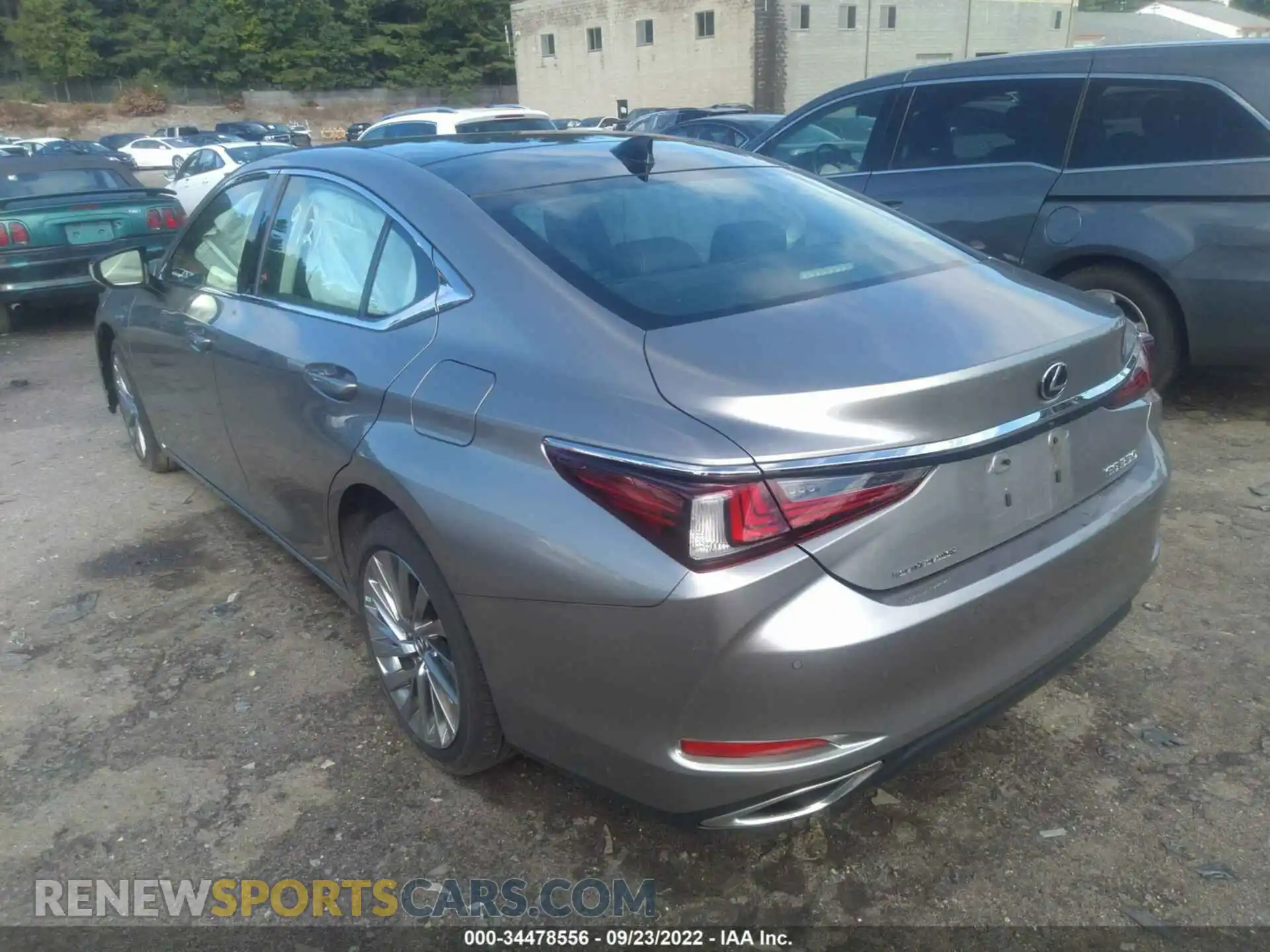 3 Фотография поврежденного автомобиля 58ABZ1B19KU016045 LEXUS ES 2019