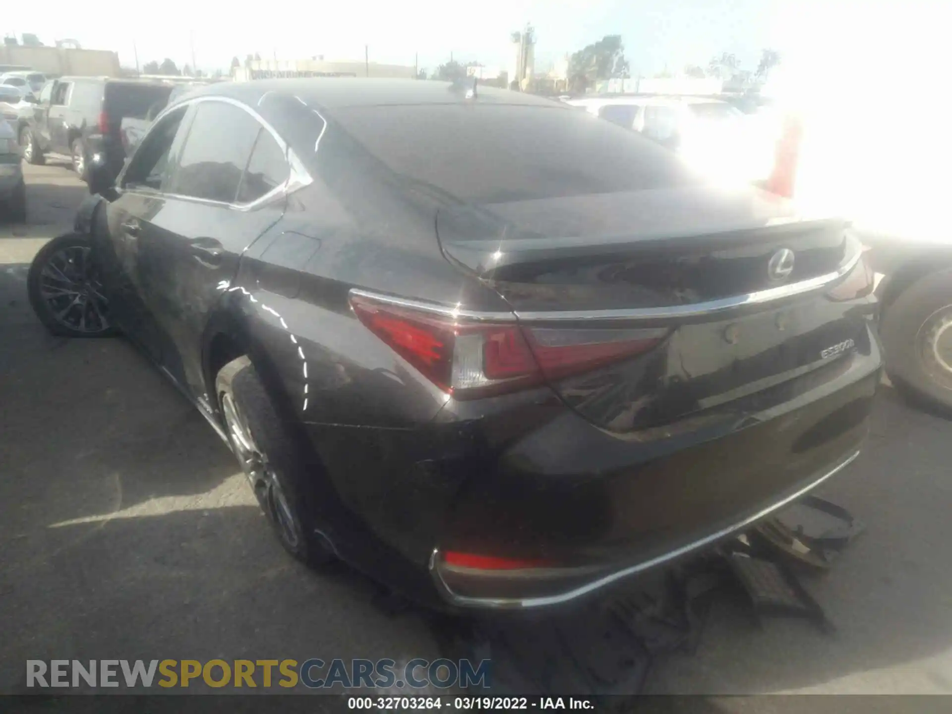 3 Photograph of a damaged car JTHB21B15K2023083 LEXUS ES 2019