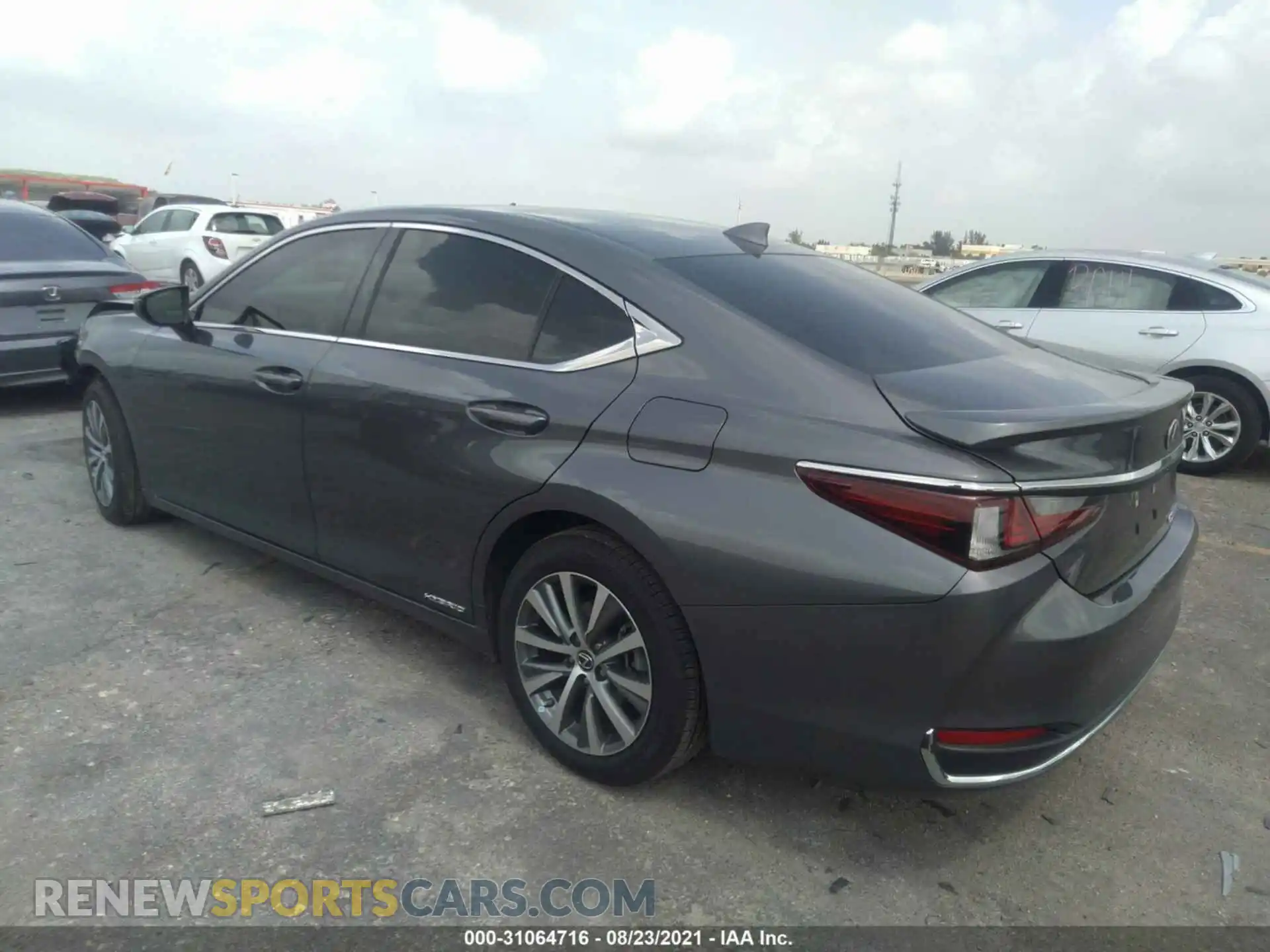 3 Photograph of a damaged car 58AC21B13LU008212 LEXUS ES 2020