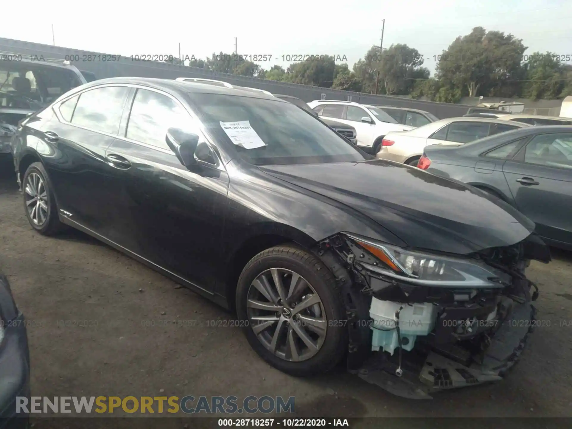 1 Photograph of a damaged car 58AC21B19LU008652 LEXUS ES 2020