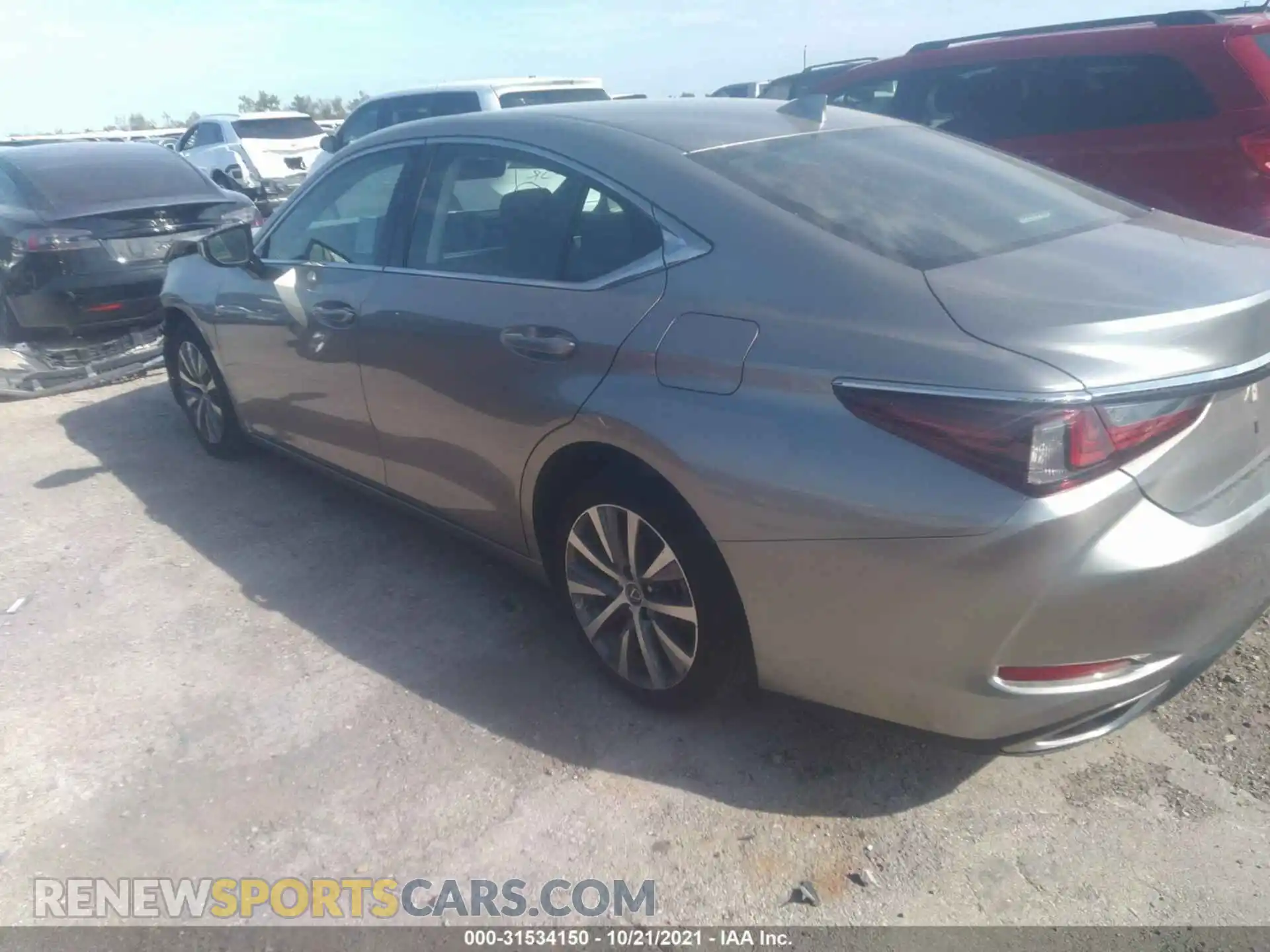 3 Photograph of a damaged car 58ACZ1B16LU067153 LEXUS ES 2020