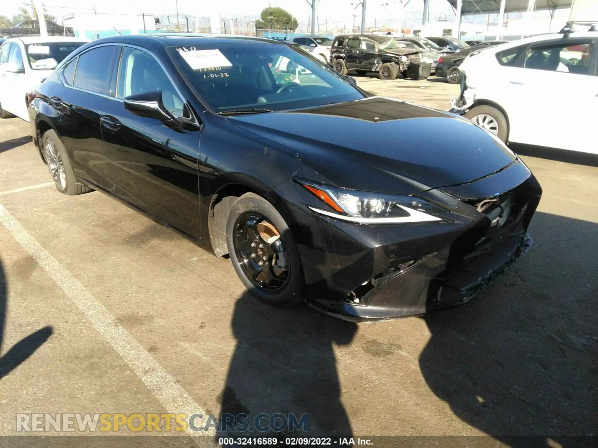 1 Photograph of a damaged car 58AD21B11LU008794 LEXUS ES 2020