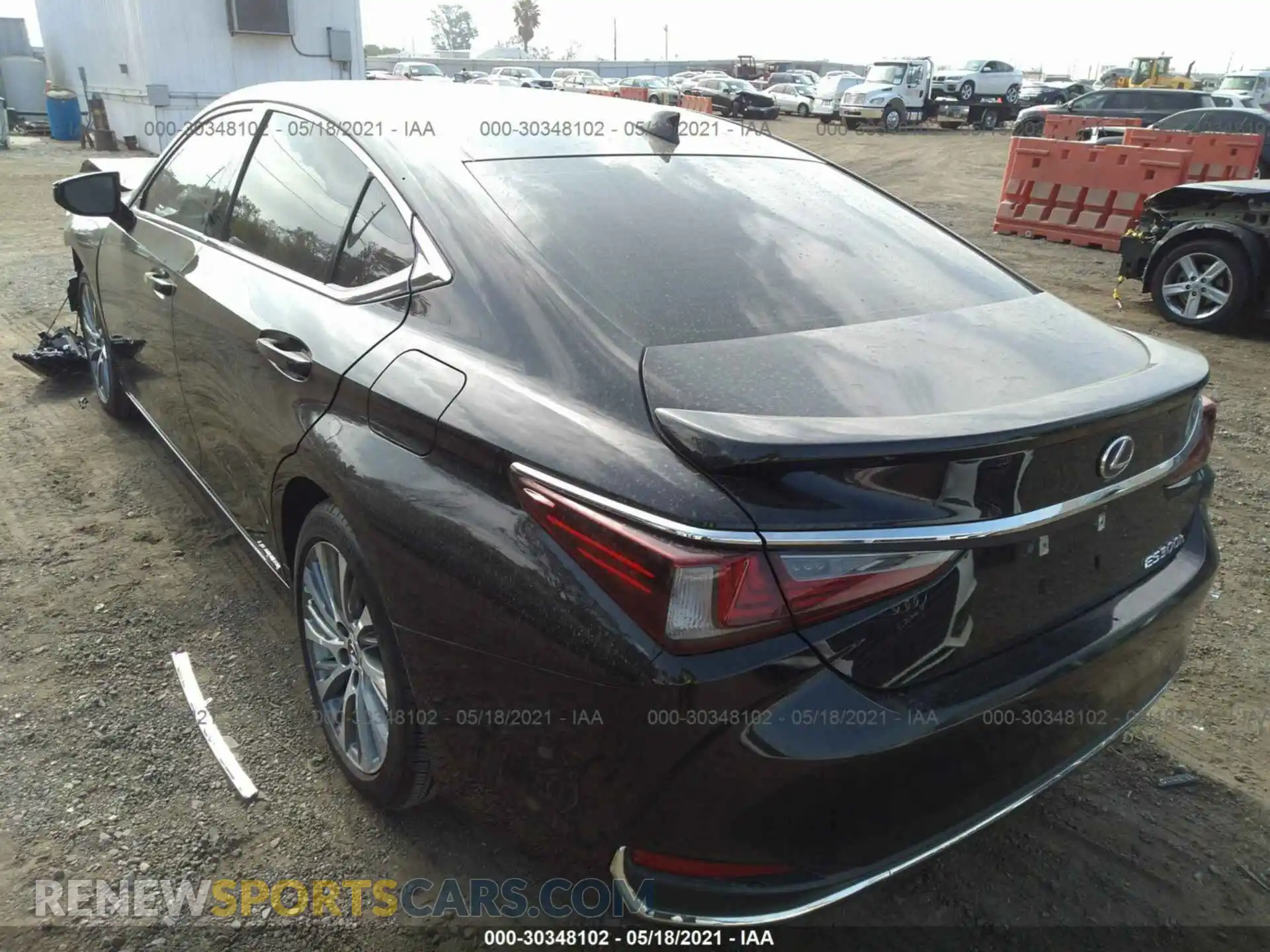 3 Photograph of a damaged car 58AD21B11LU010061 LEXUS ES 2020