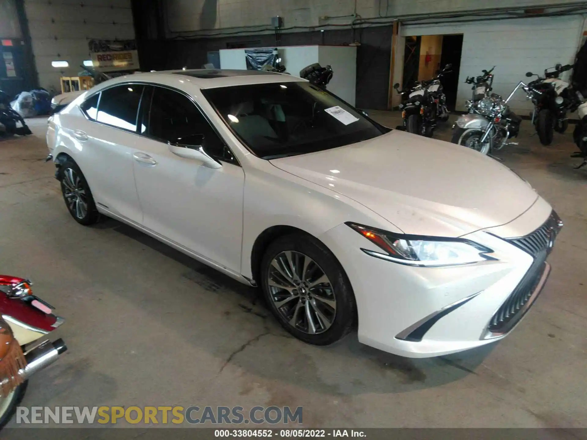 1 Photograph of a damaged car 58AD21B11LU011498 LEXUS ES 2020