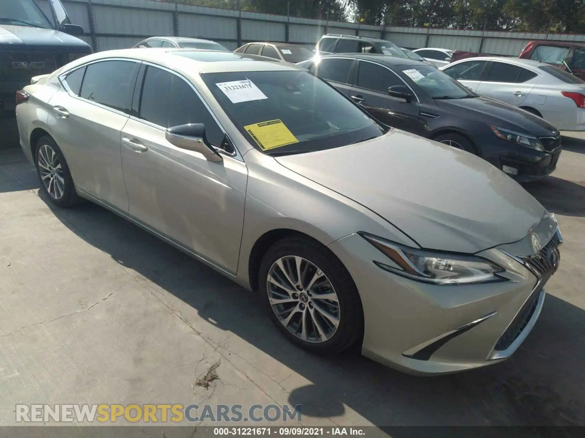 1 Photograph of a damaged car 58AD21B11LU011730 LEXUS ES 2020