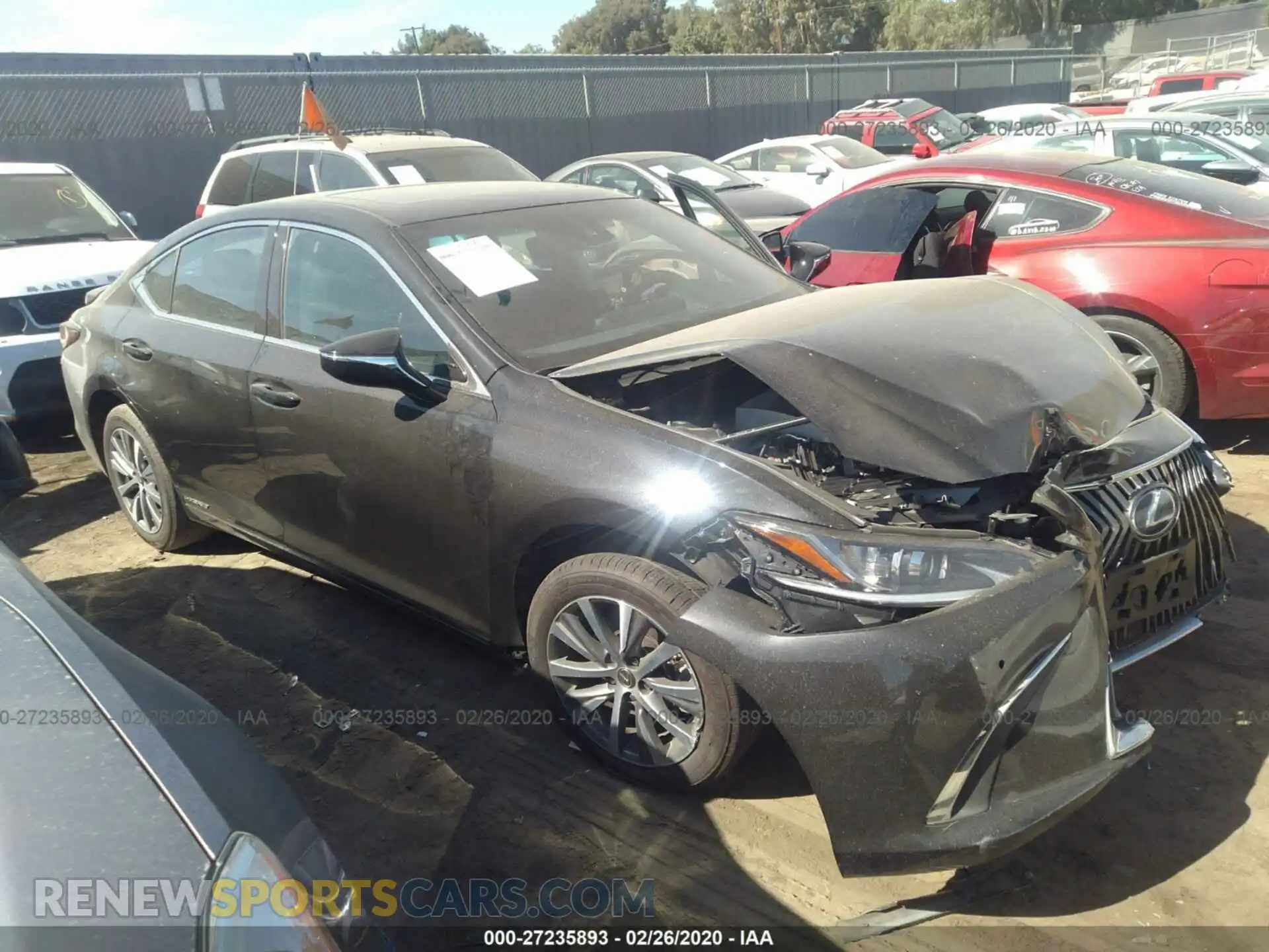1 Photograph of a damaged car 58AD21B12LU005290 LEXUS ES 2020