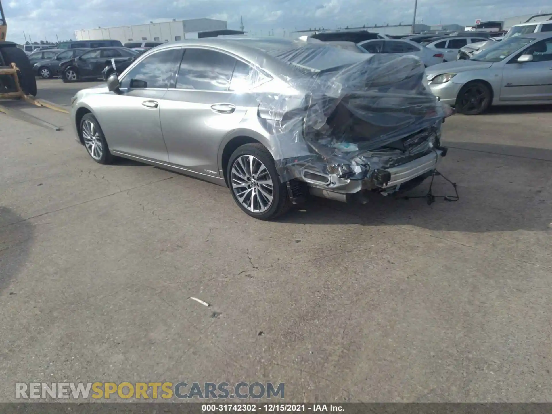 3 Photograph of a damaged car 58AD21B15LU012198 LEXUS ES 2020