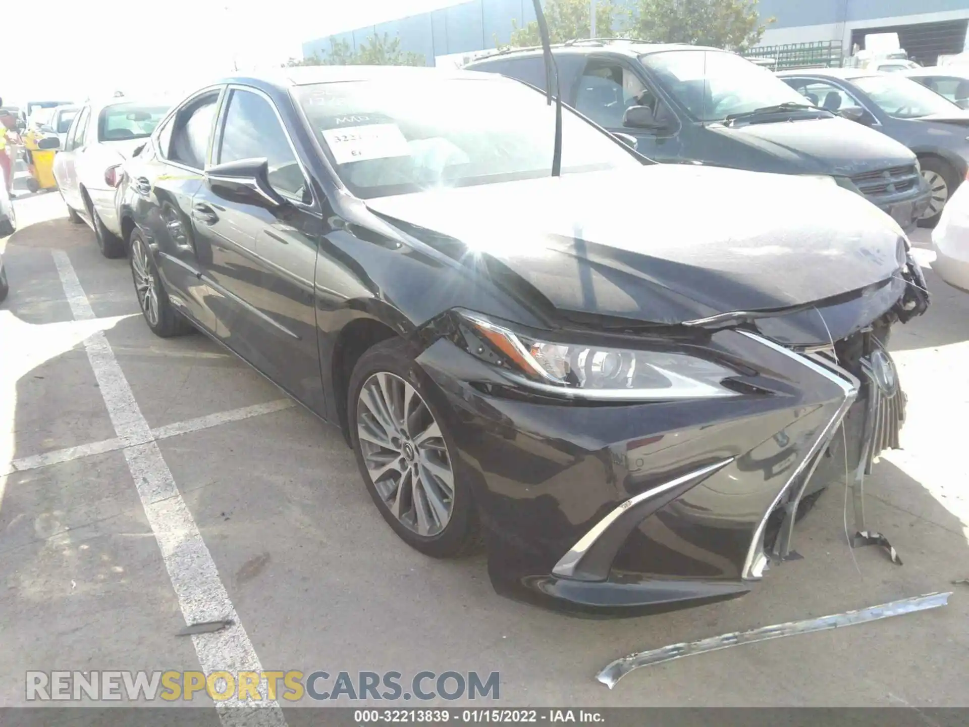 1 Photograph of a damaged car 58AD21B19LU006498 LEXUS ES 2020