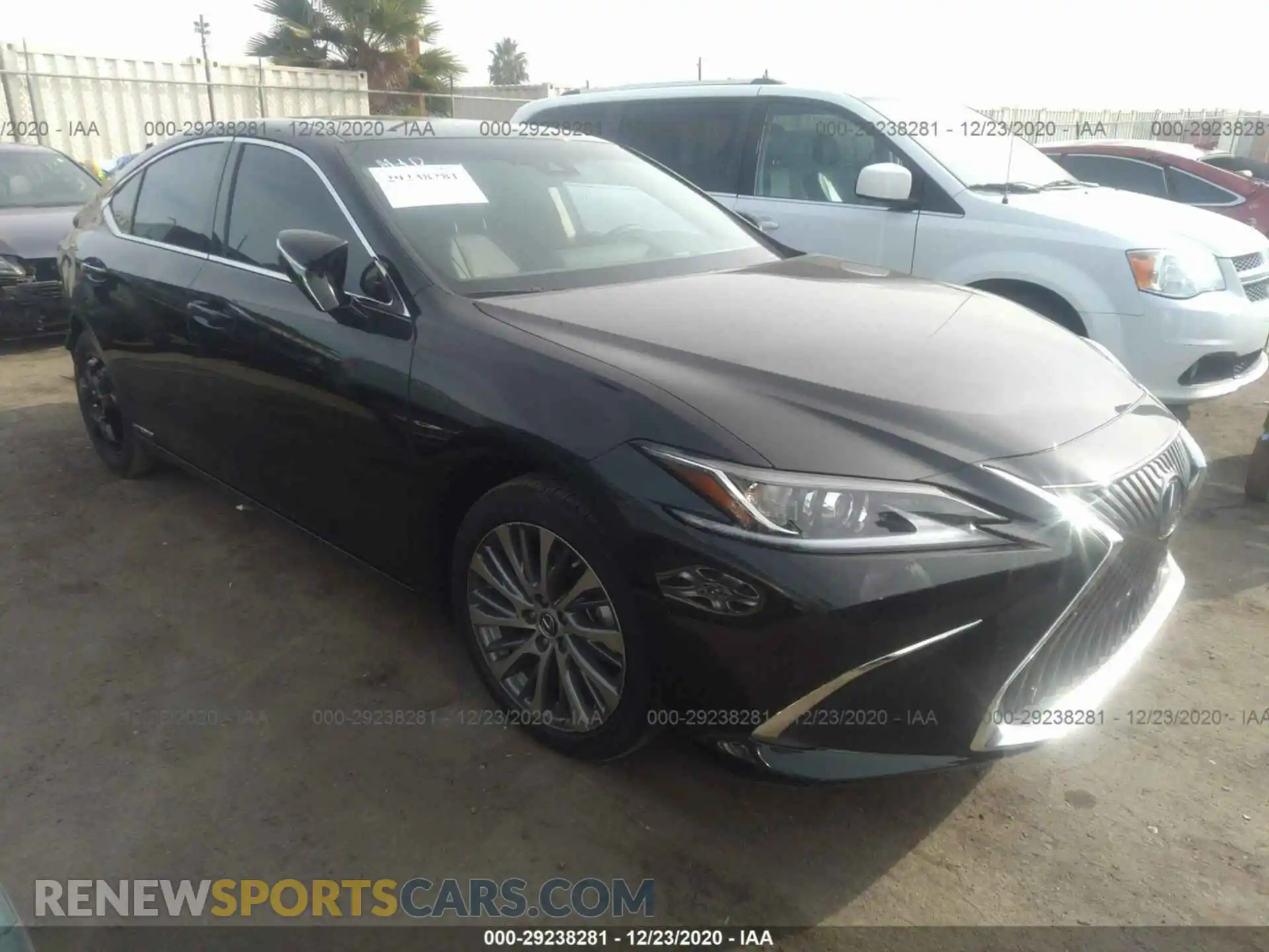 1 Photograph of a damaged car 58AD21B19LU012012 LEXUS ES 2020