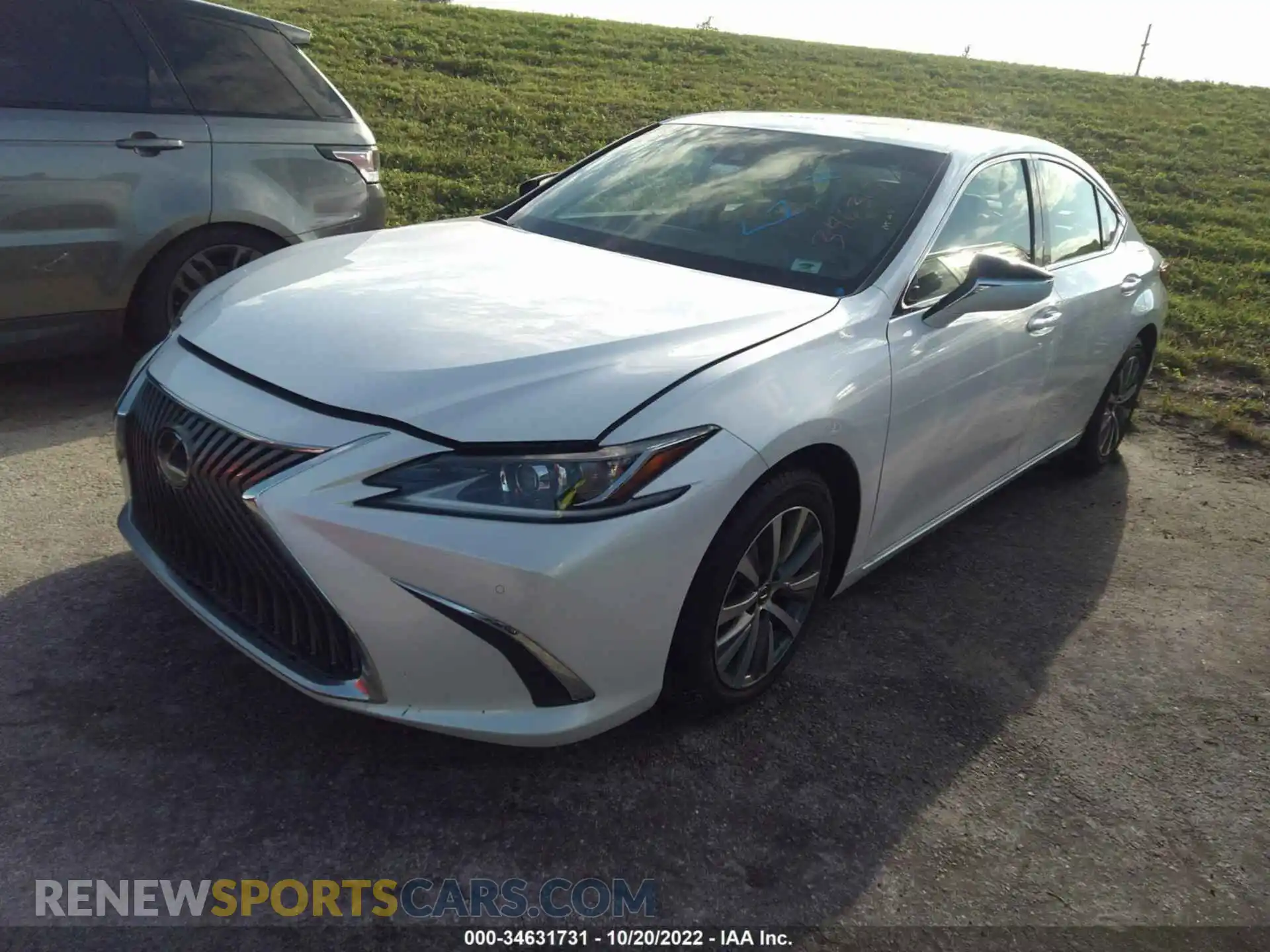 2 Photograph of a damaged car 58ADZ1B10LU066858 LEXUS ES 2020