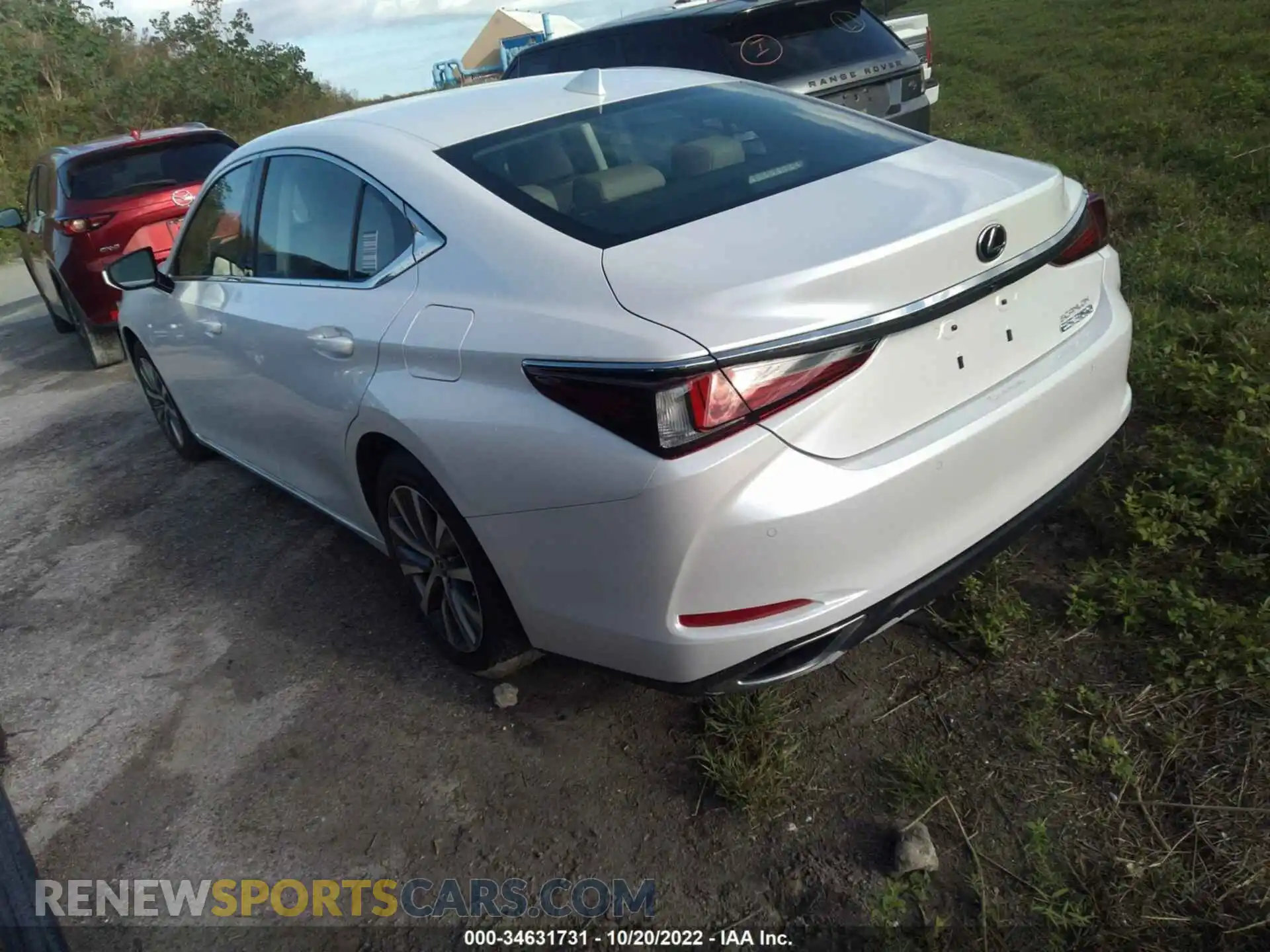 3 Photograph of a damaged car 58ADZ1B10LU066858 LEXUS ES 2020