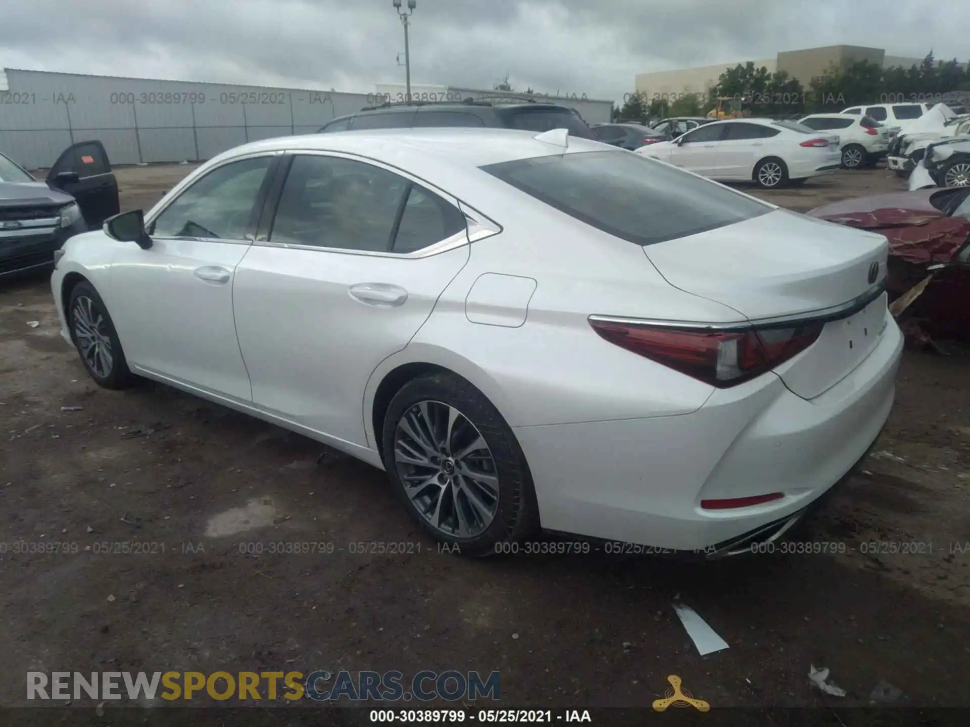 3 Photograph of a damaged car 58ADZ1B14LU079046 LEXUS ES 2020