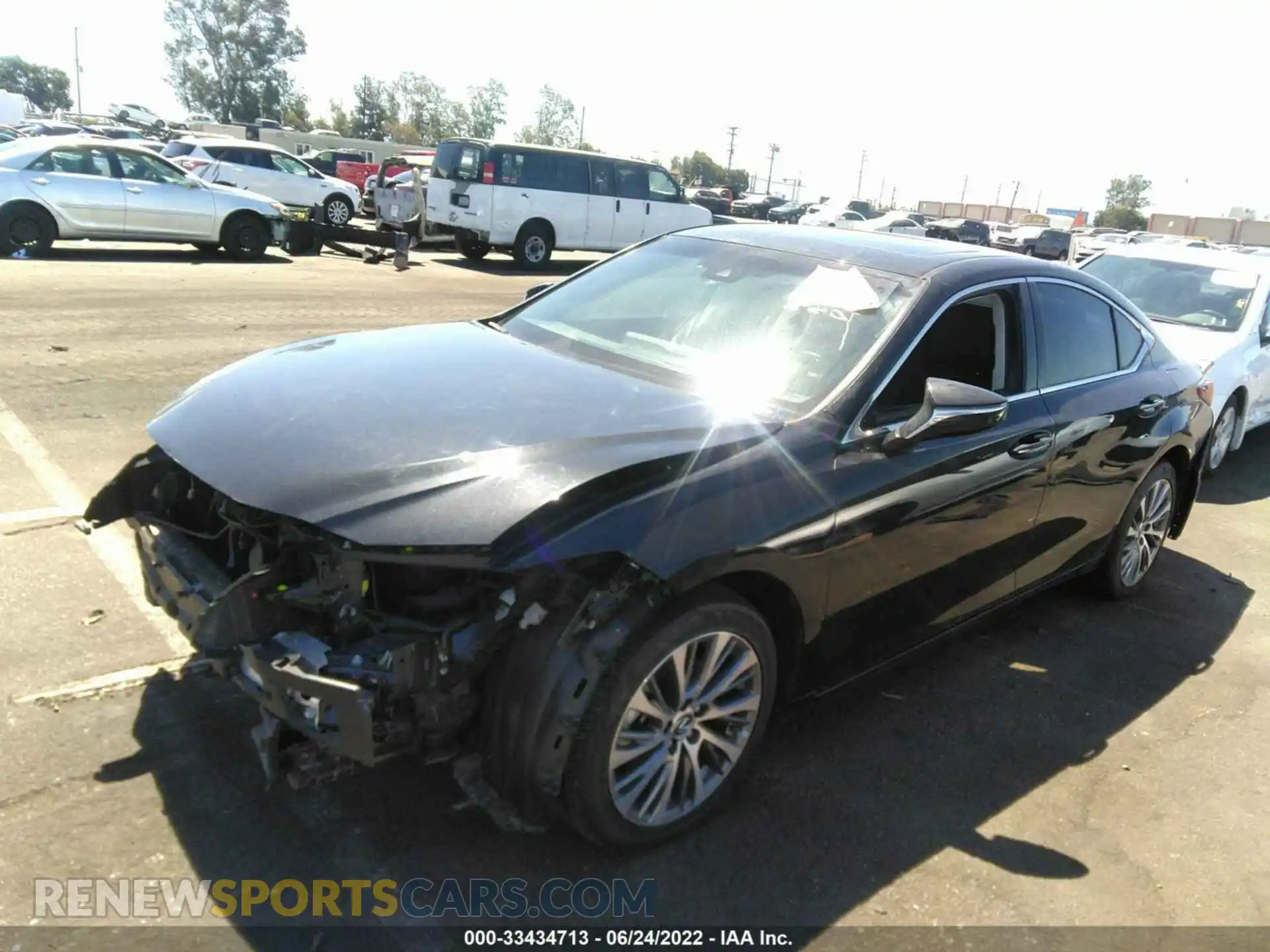 2 Фотография поврежденного автомобиля 58ADZ1B15LU063812 LEXUS ES 2020
