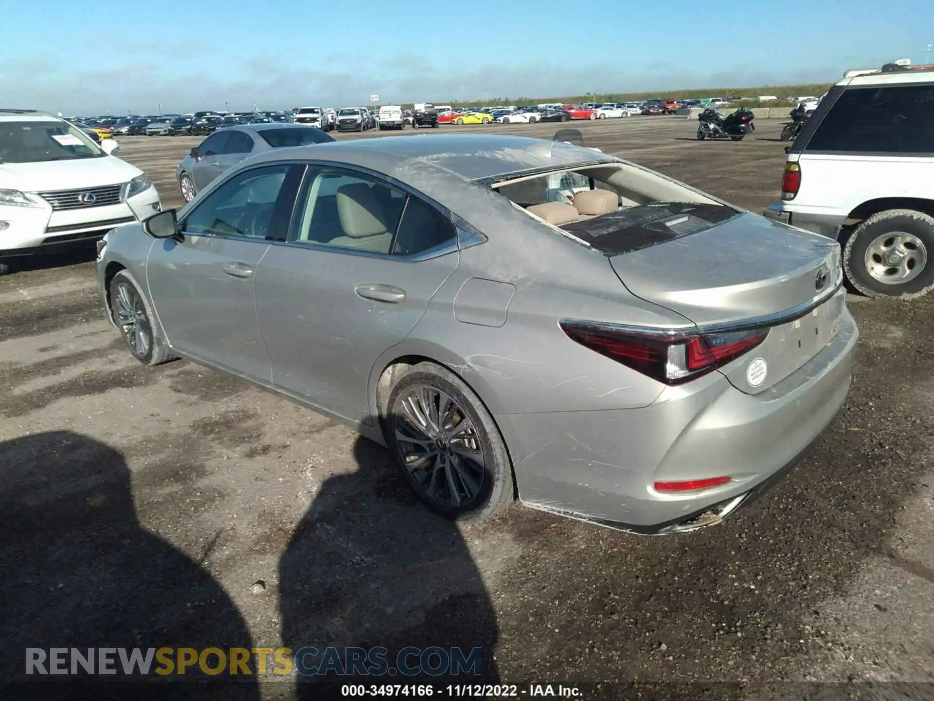 3 Photograph of a damaged car 58ADZ1B19LU053641 LEXUS ES 2020