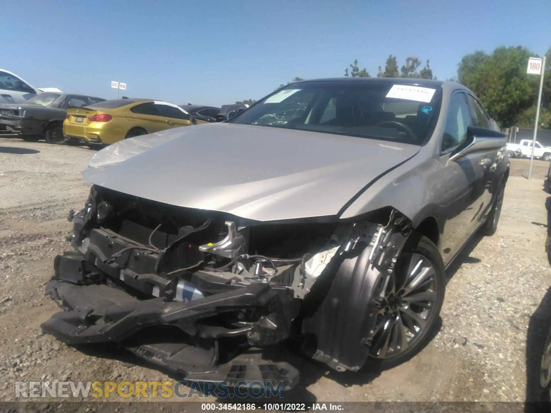 2 Photograph of a damaged car 58ADZ1B19LU064901 LEXUS ES 2020