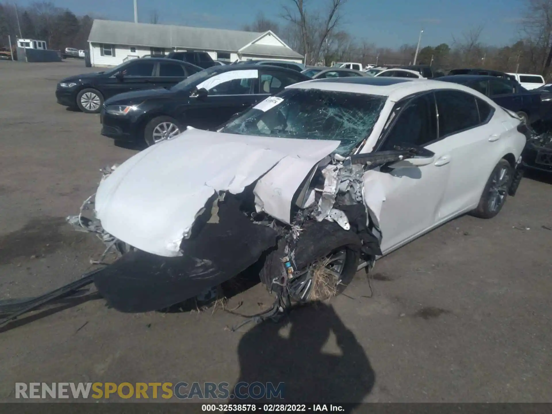 2 Photograph of a damaged car 58ADZ1B19LU081004 LEXUS ES 2020