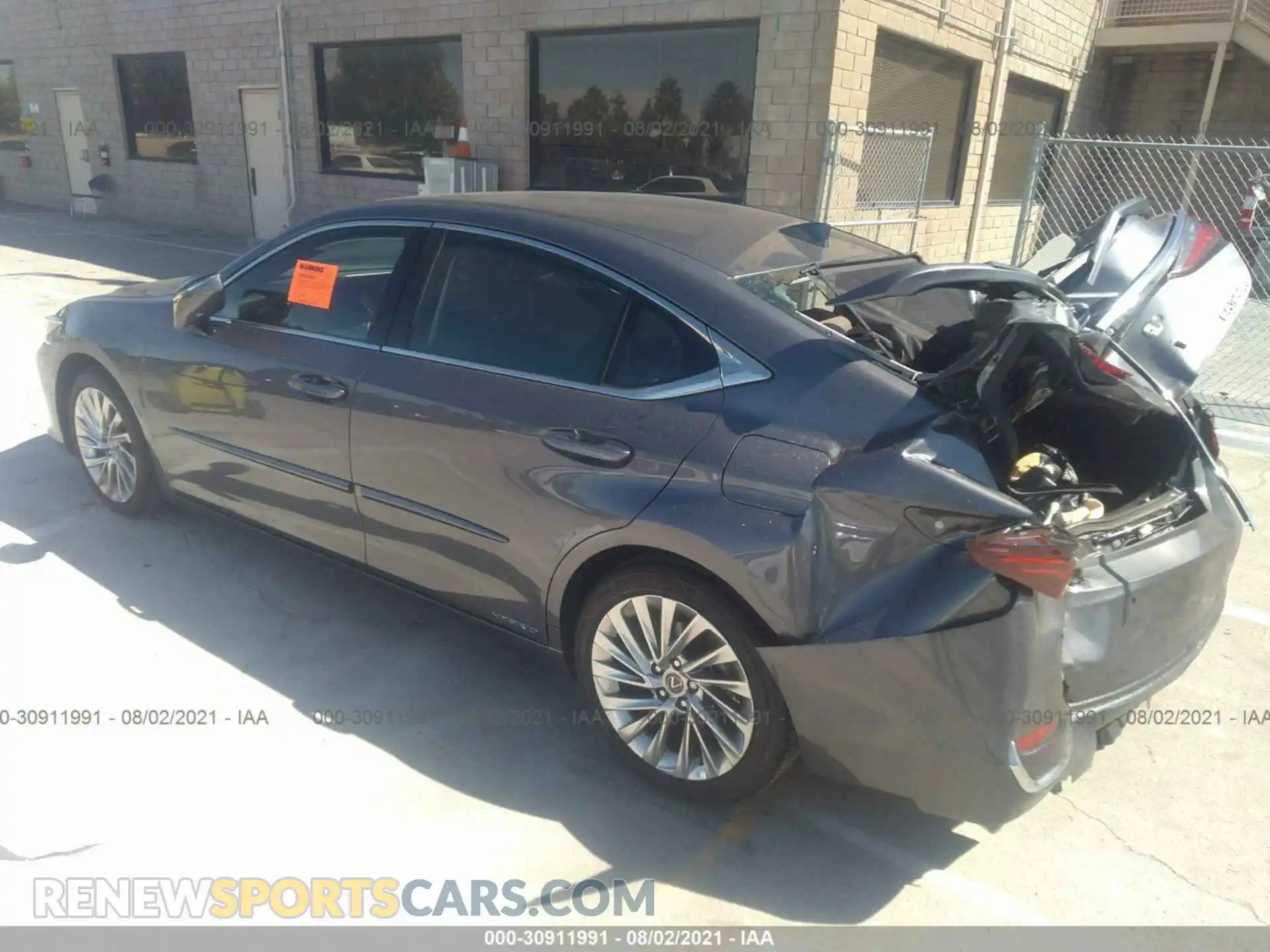 3 Photograph of a damaged car 58AF21B12LU011051 LEXUS ES 2020