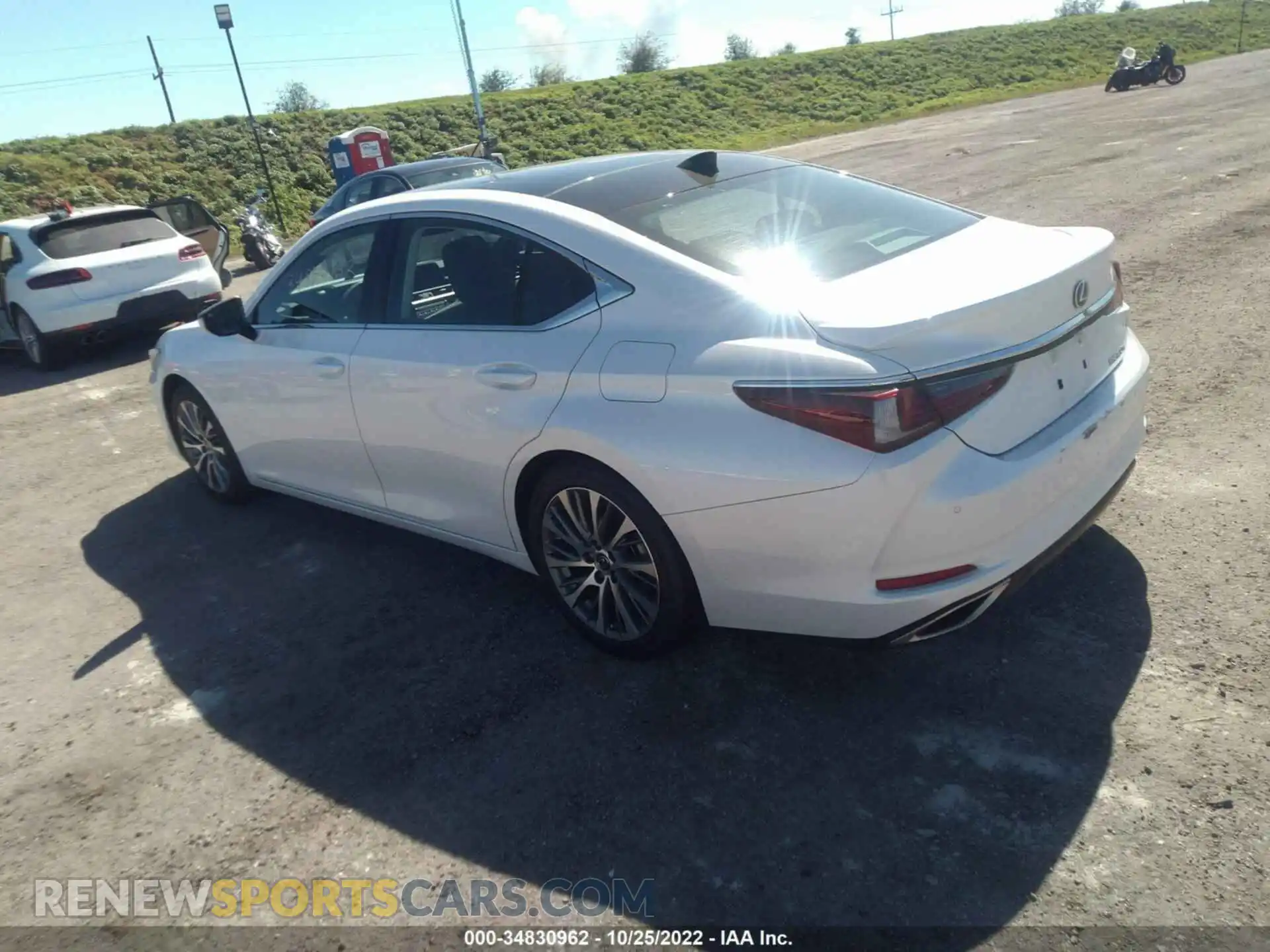 3 Photograph of a damaged car 58ADZ1B12MU102115 LEXUS ES 2021