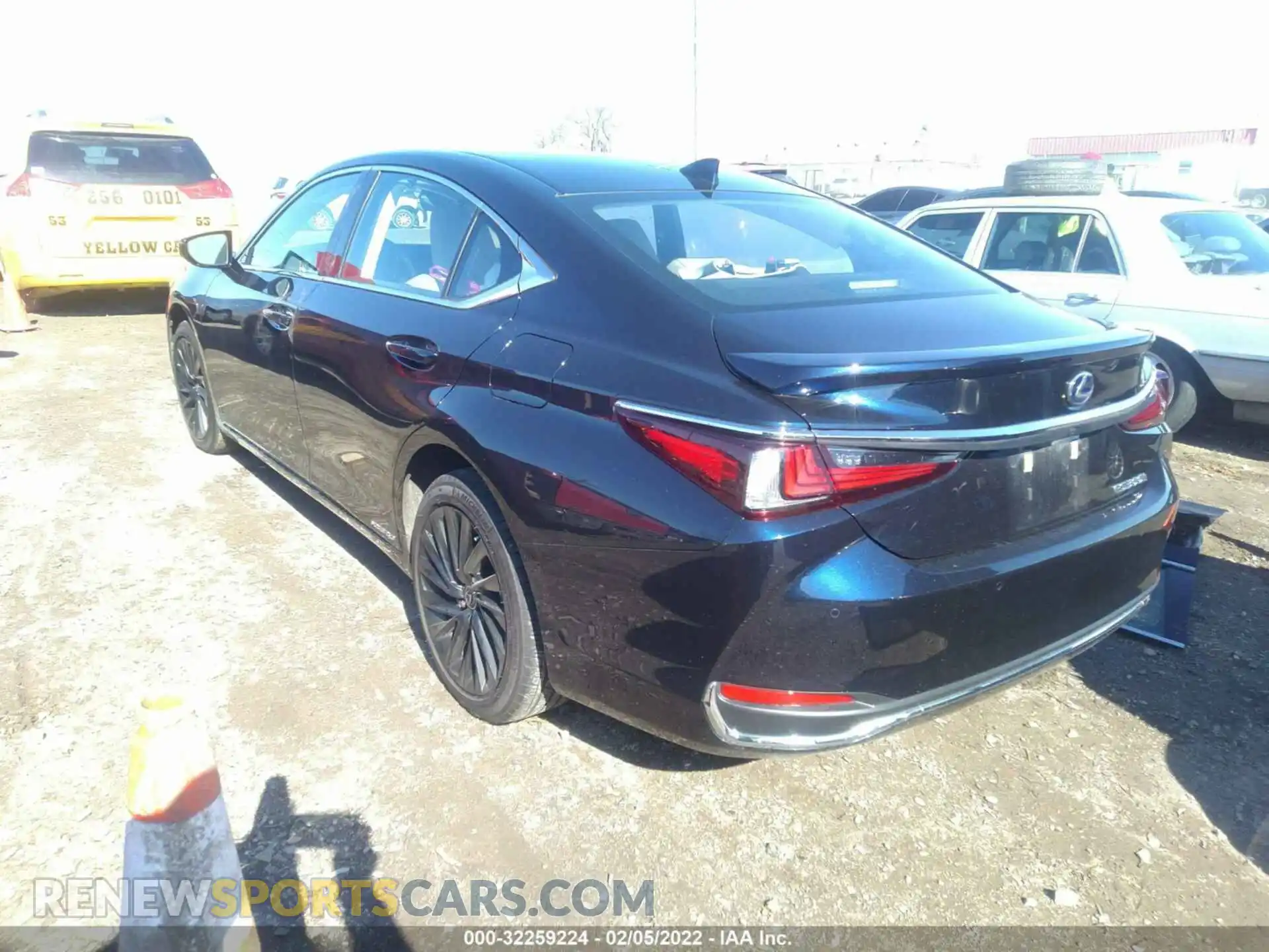 3 Photograph of a damaged car 58AFA1C17MU010366 LEXUS ES 2021