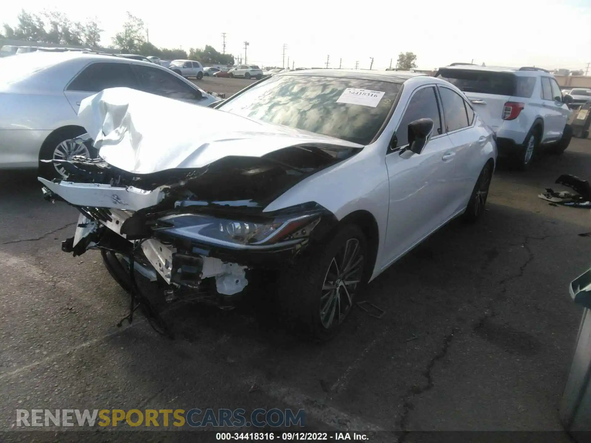 2 Фотография поврежденного автомобиля 58ADZ1B16NU117301 LEXUS ES 2022