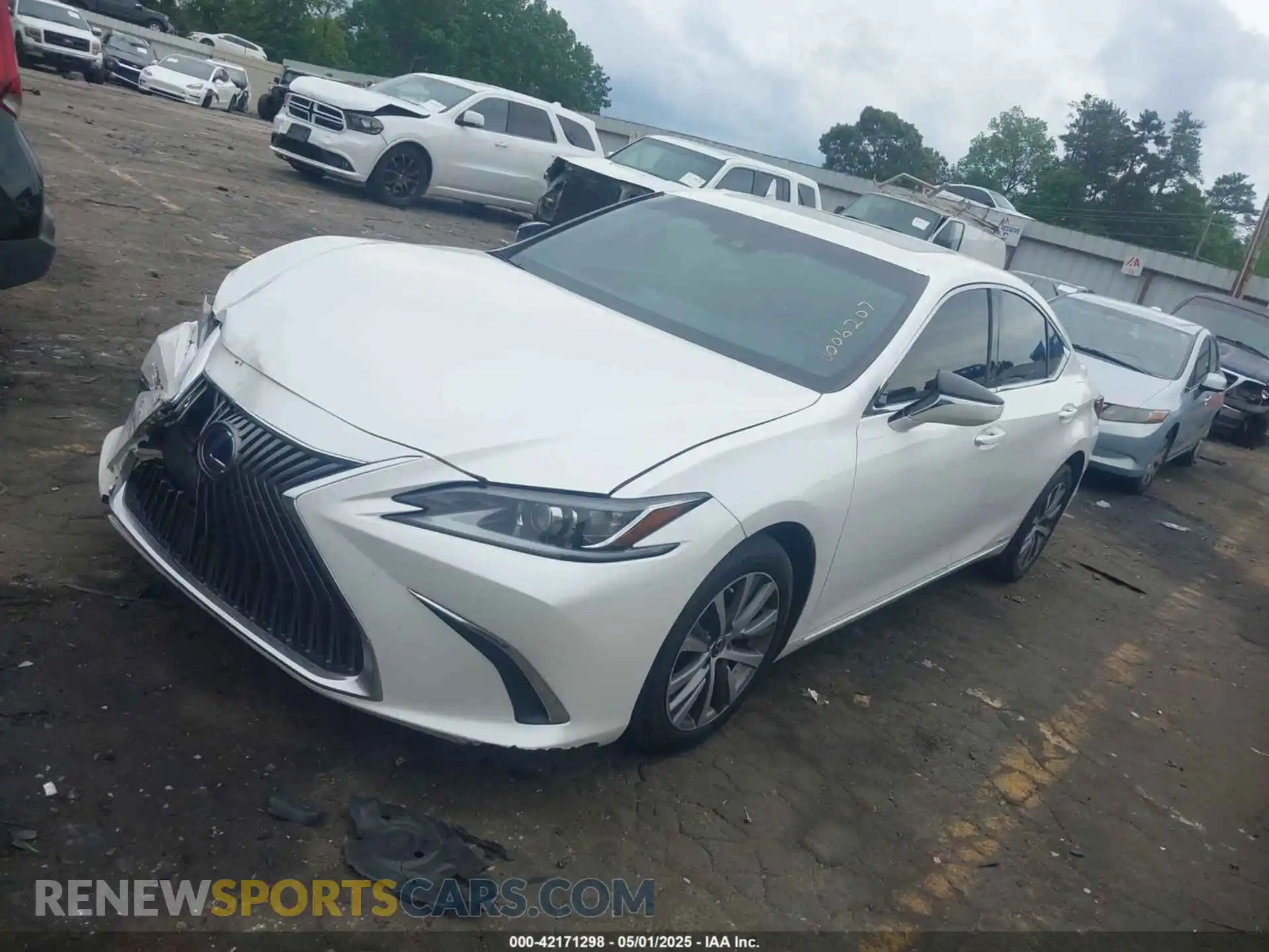 2 Photograph of a damaged car 58AC21B10LU006207 LEXUS ES 300H 2020