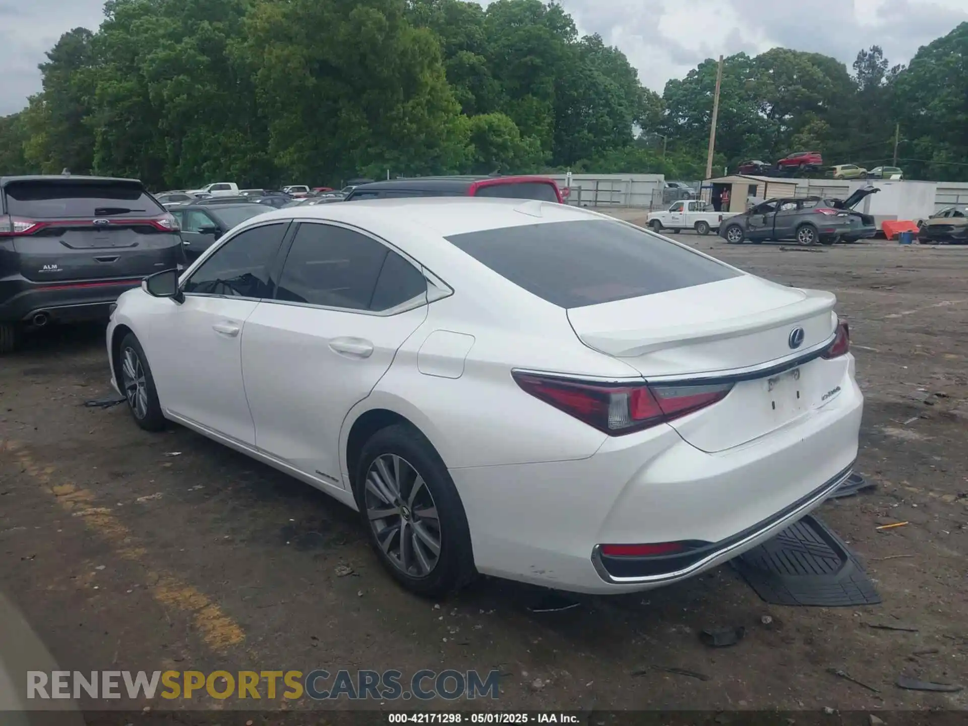 3 Photograph of a damaged car 58AC21B10LU006207 LEXUS ES 300H 2020