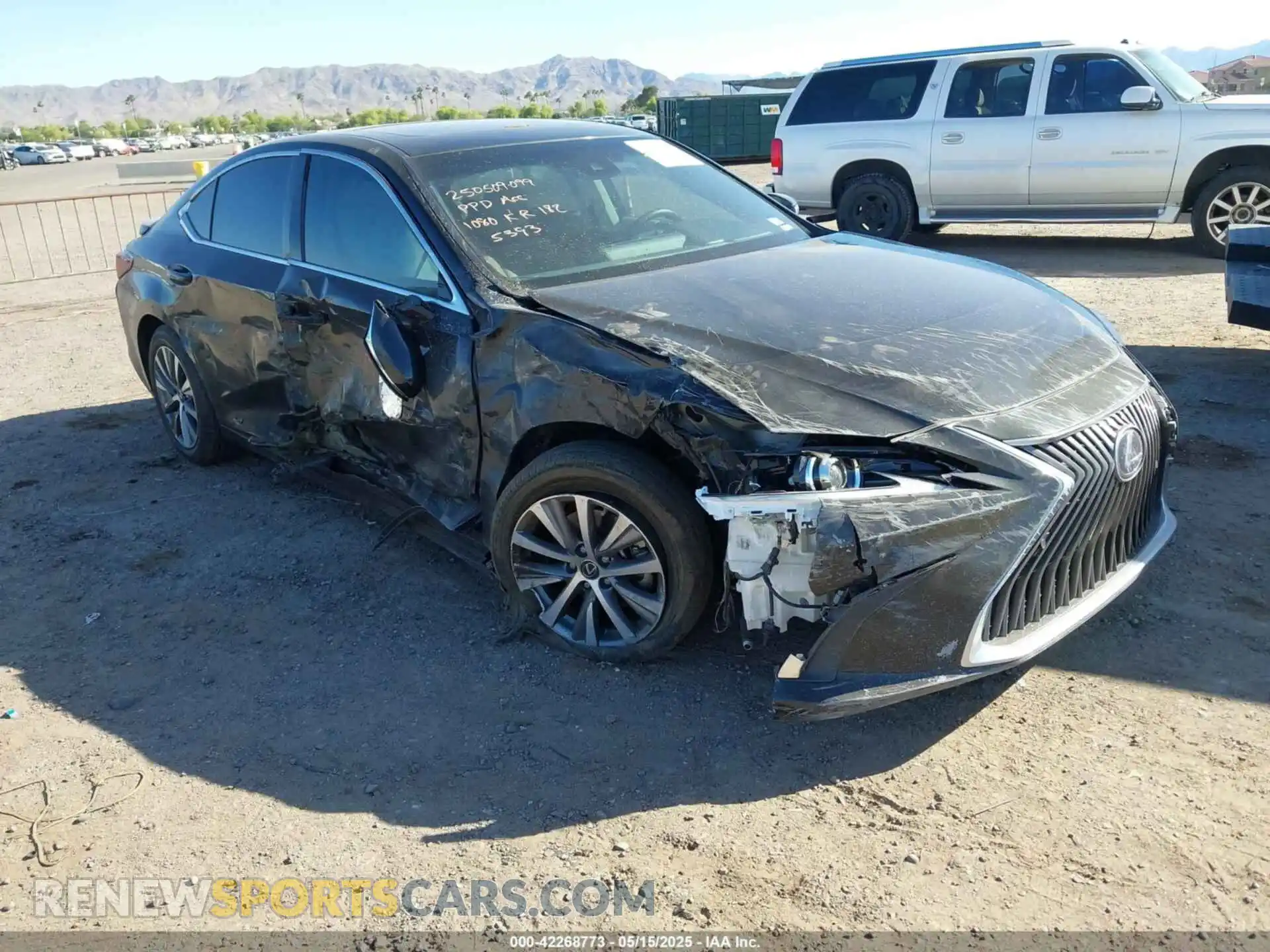 1 Photograph of a damaged car 58AD21B11LU005393 LEXUS ES 300H 2020