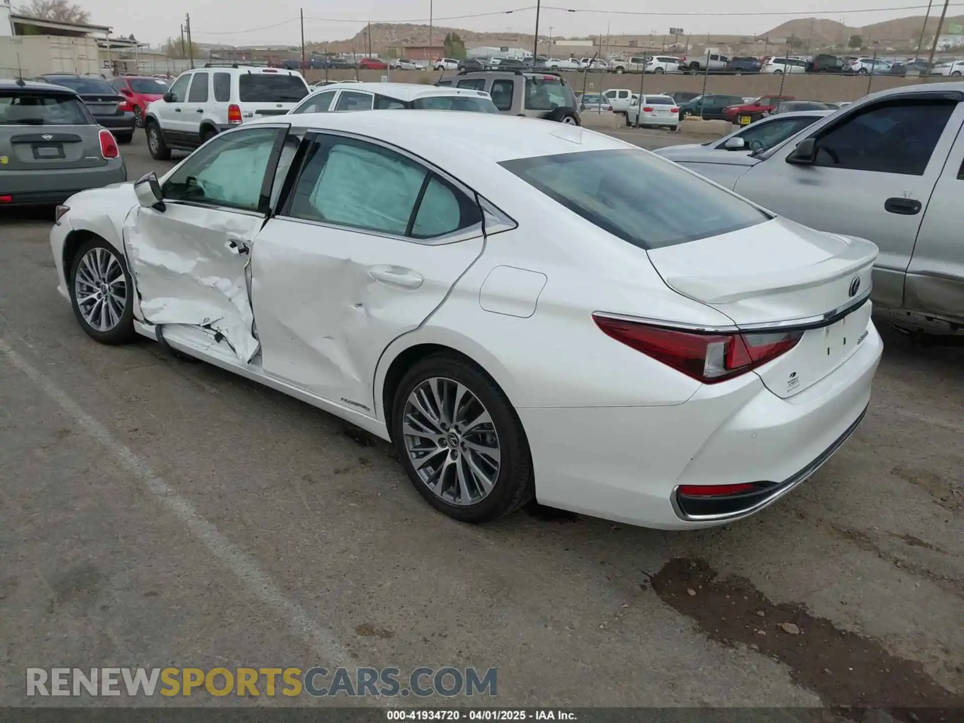 3 Photograph of a damaged car 58AD21B14LU007428 LEXUS ES 300H 2020