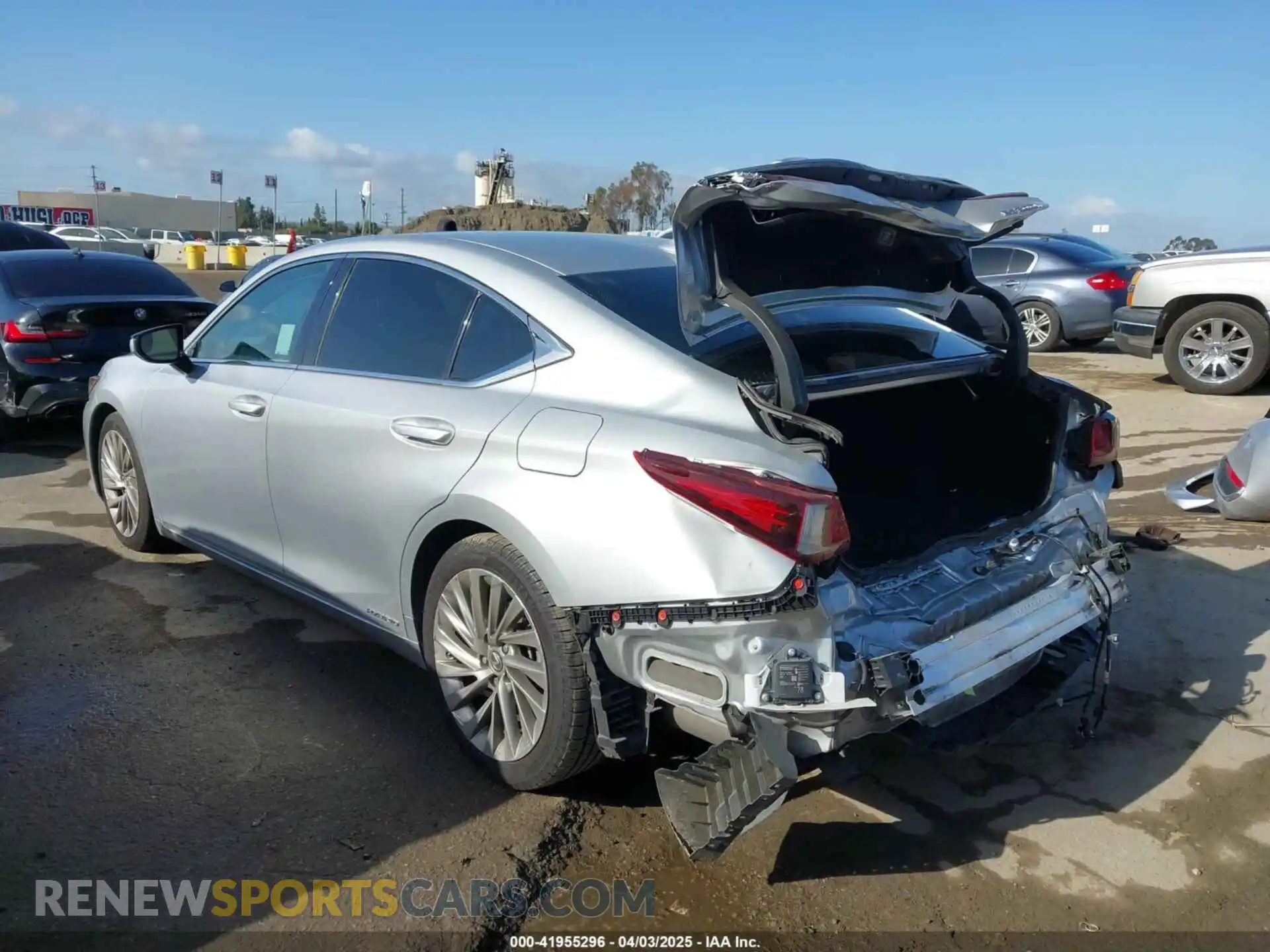 3 Photograph of a damaged car 58AE21B12LU008808 LEXUS ES 300H 2020