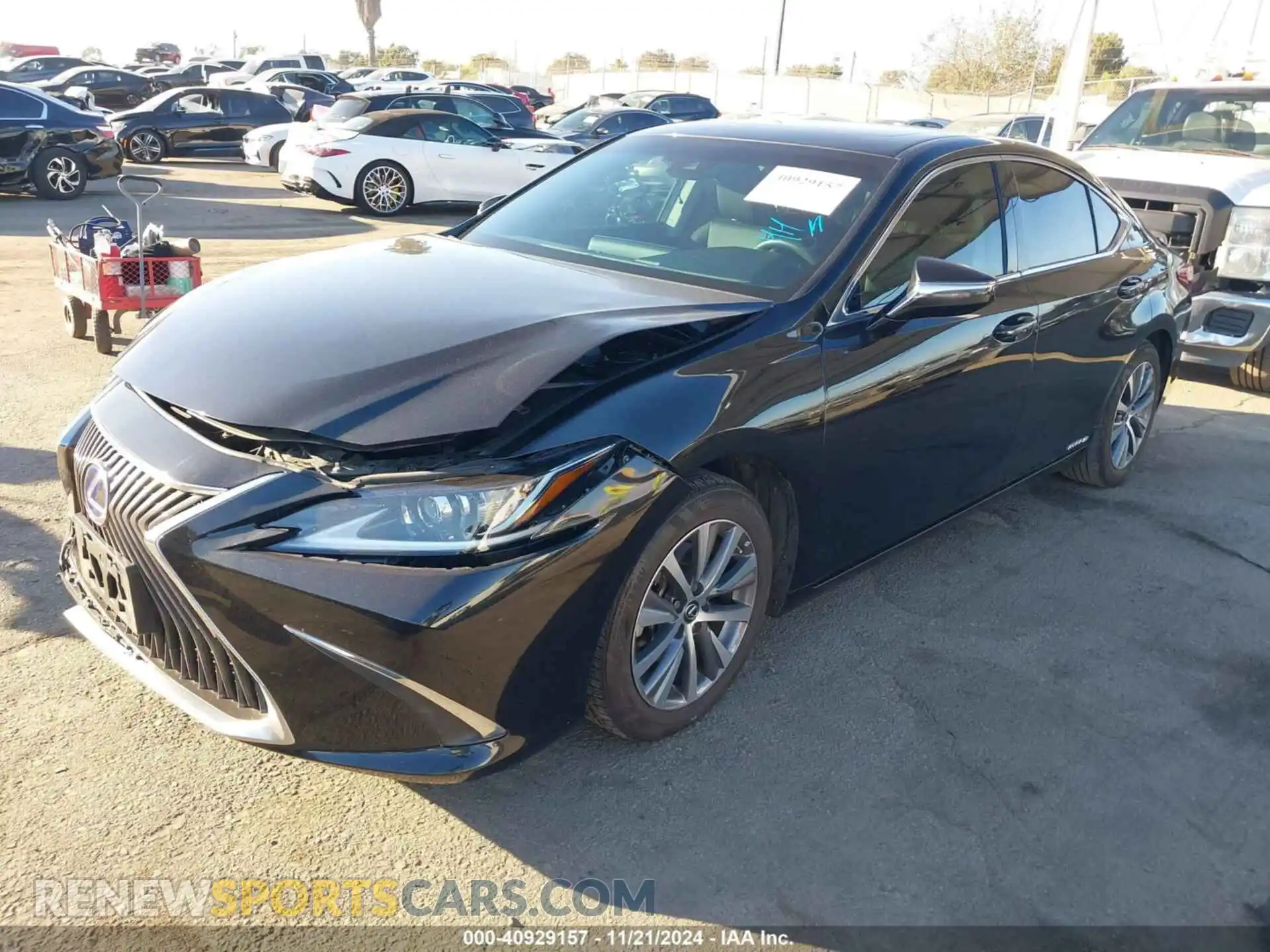 2 Фотография поврежденного автомобиля 58ACA1C16MU012712 LEXUS ES 300H 2021